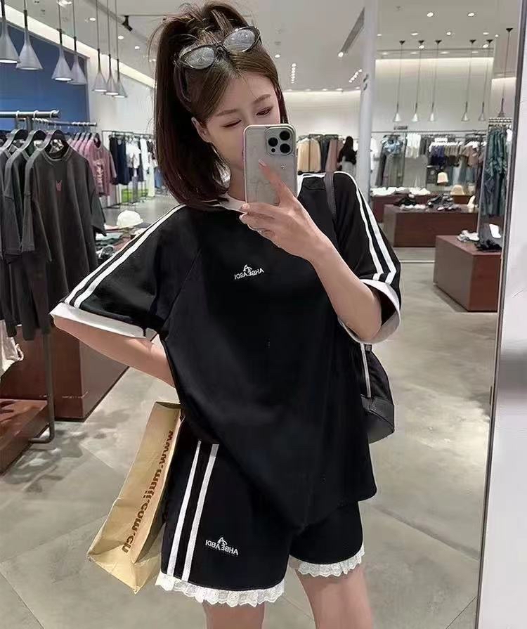 T恤休闲花边短裤套装