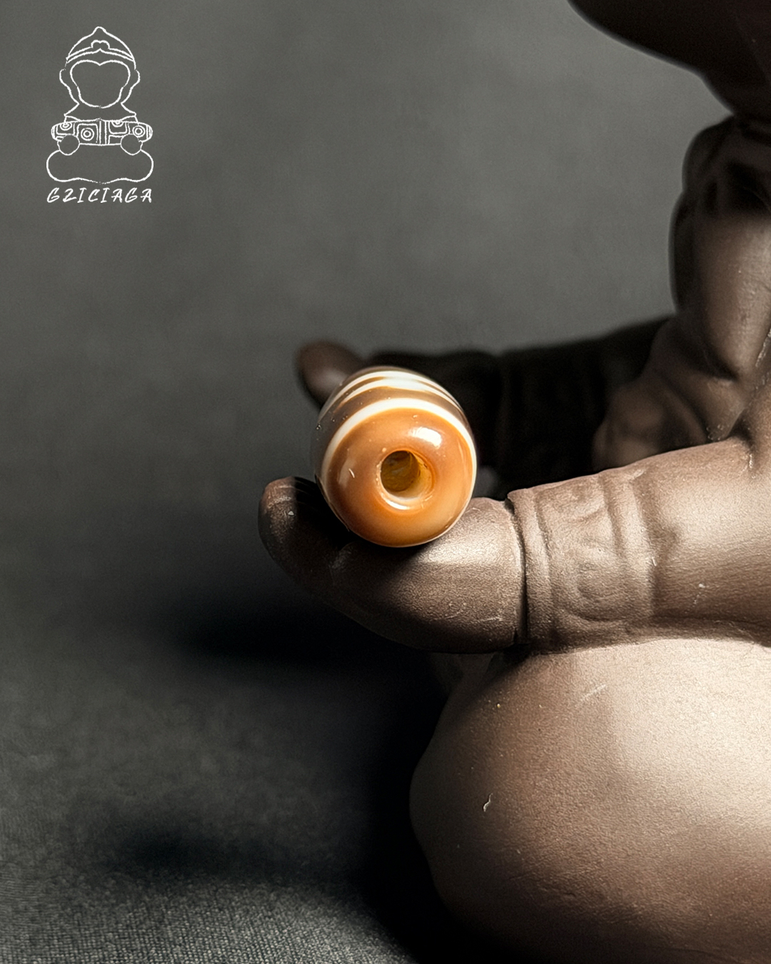 西藏至純寶瓶天珠