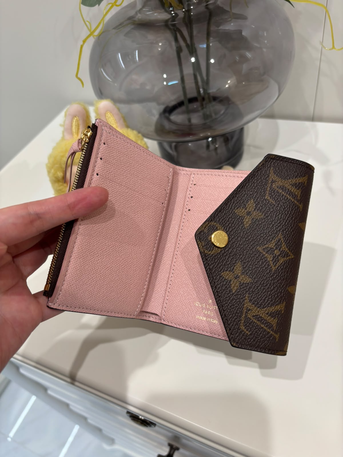 Lv victorine wallet 100%Authentic, 98%new ✅Dust bag 