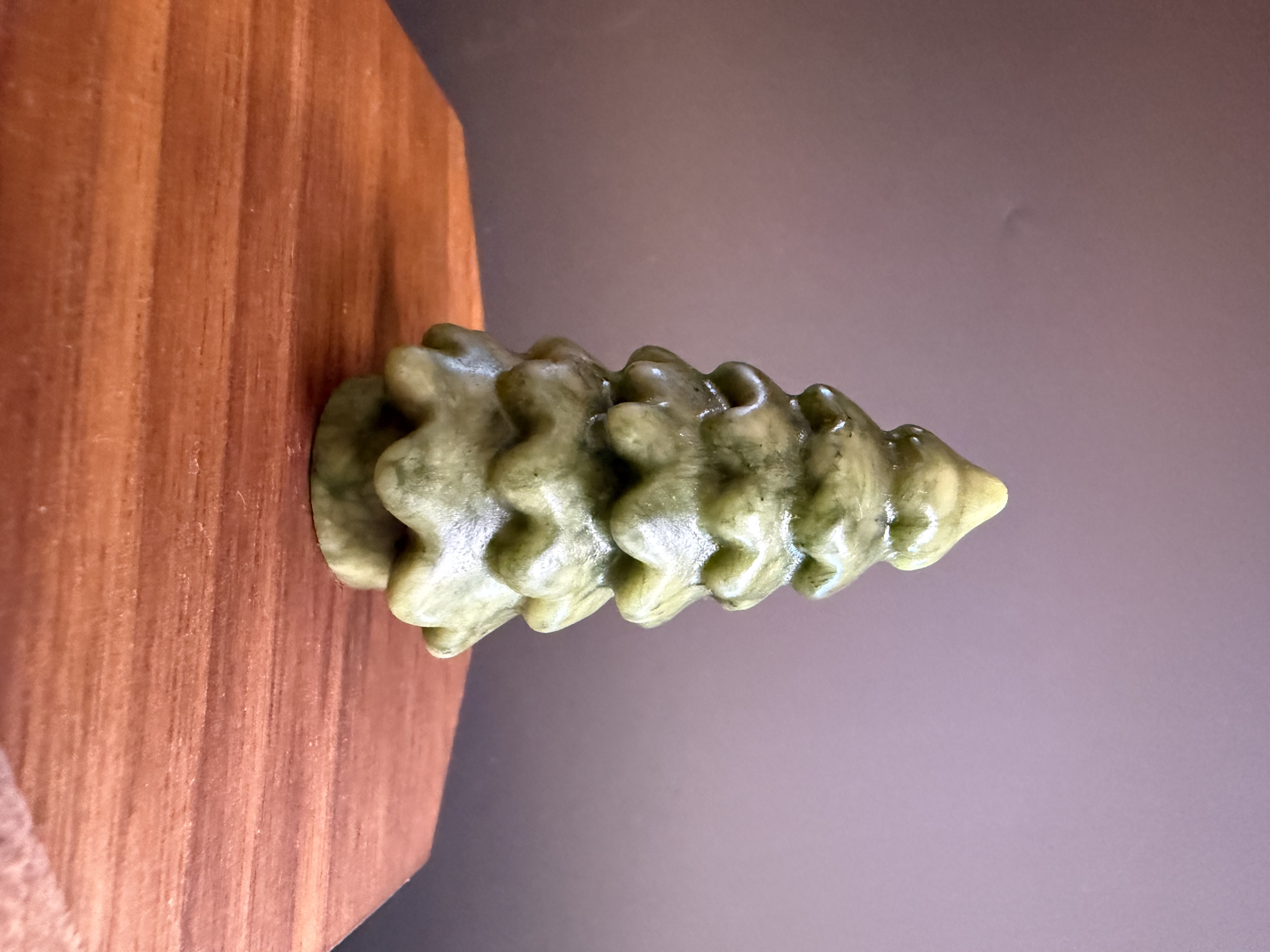 岫玉／青海翠聖誕小樹擺件｜Xiuyan Jade／Qinghai Cui Christmas Tree Ornament｜約3.5 × 6cm