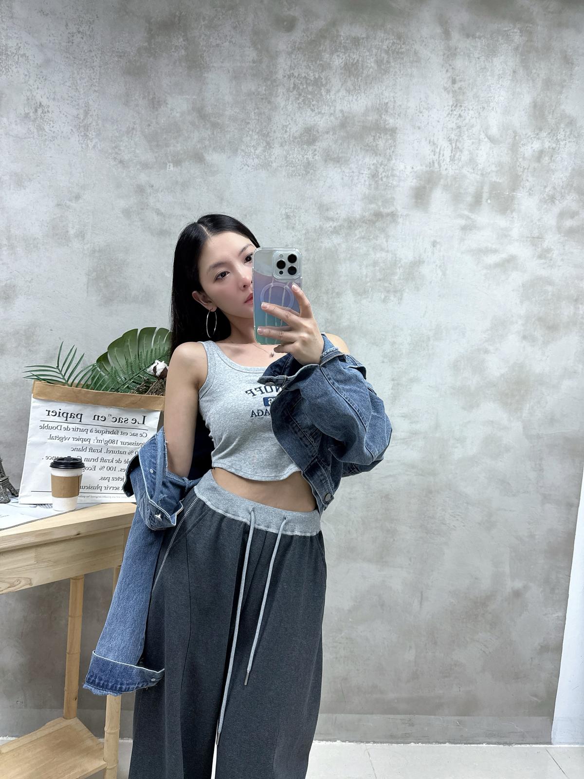 B01 刺繡字方領Bra top