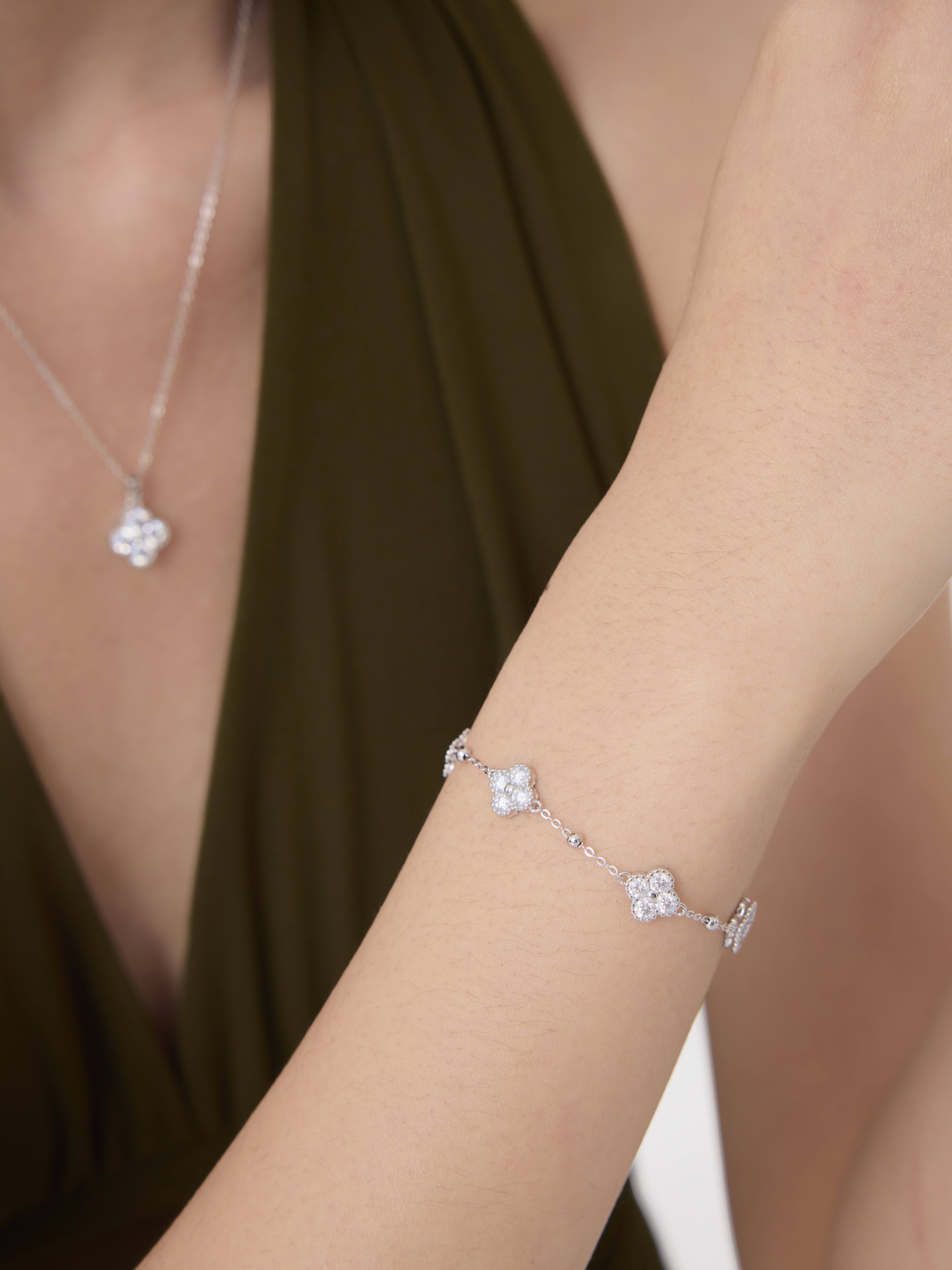 必入！四葉草莫桑石手鏈Lara Lucky Clover Mossianite Bracelet 