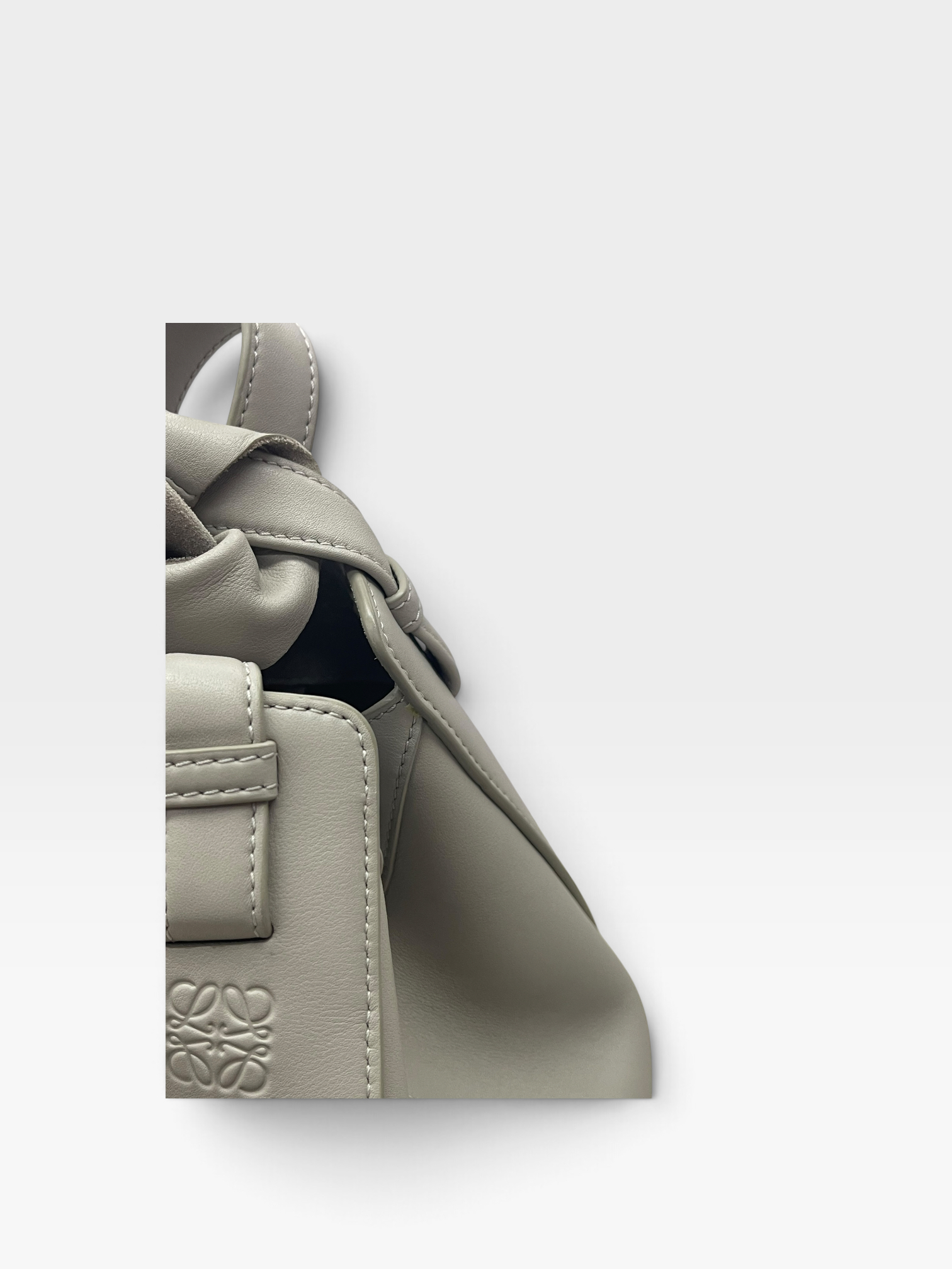 Pre-Owned LOEWE Hammock Nugget / Product Code: 093002