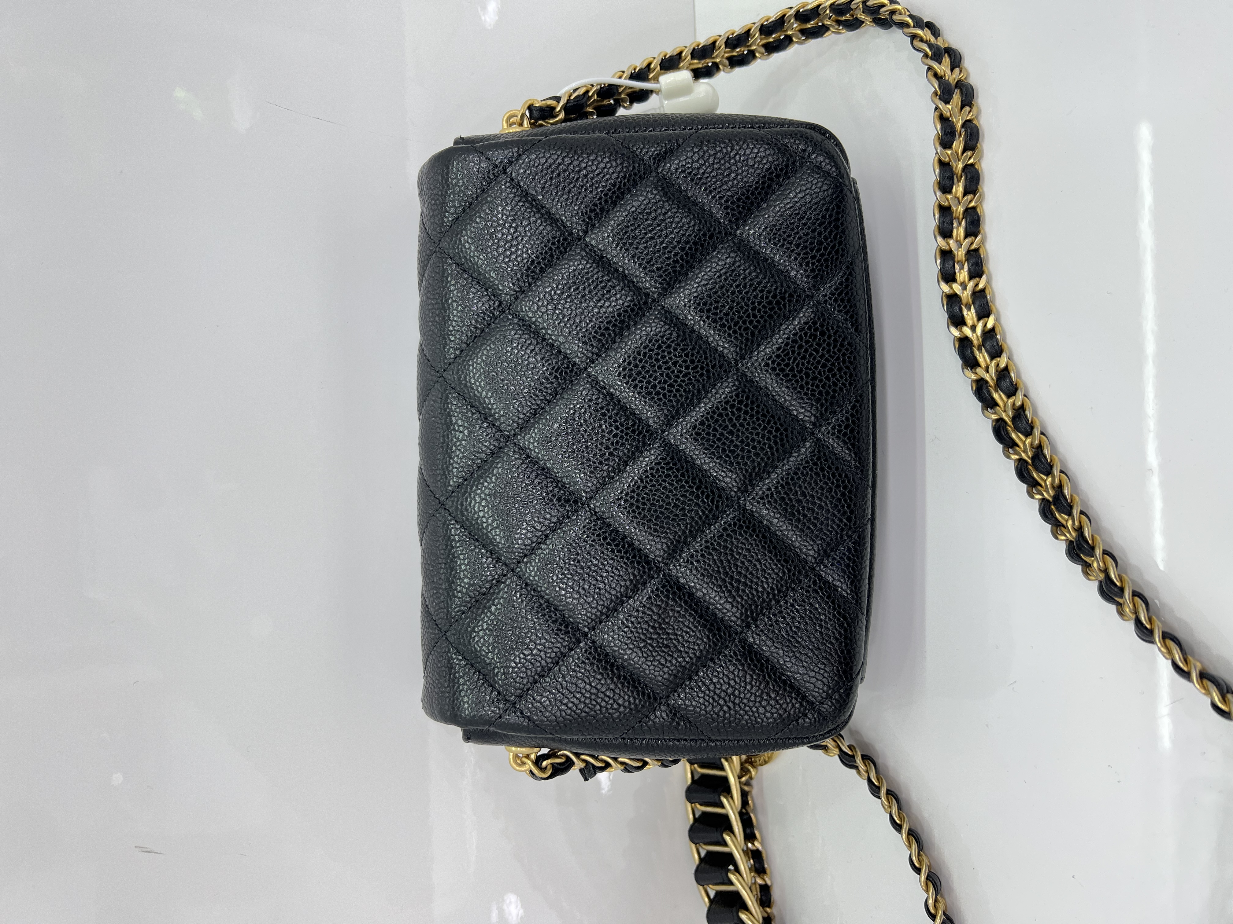 Pre-owned Chanel Coin bag With microchip Product Code: 26032701