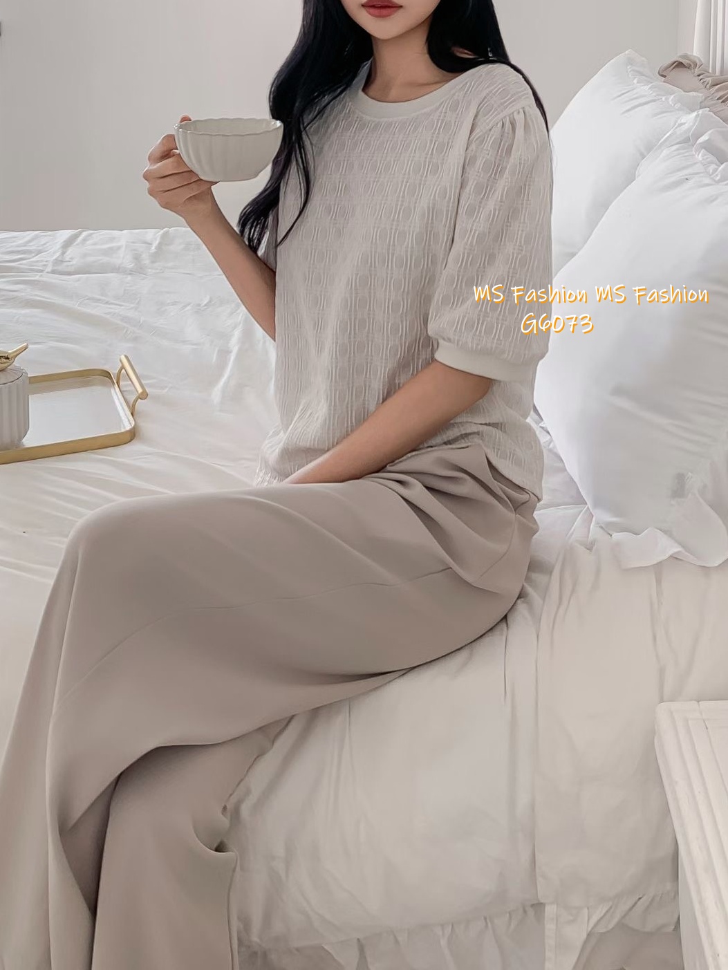 G6073 韓國🇰🇷淨色暗紋top