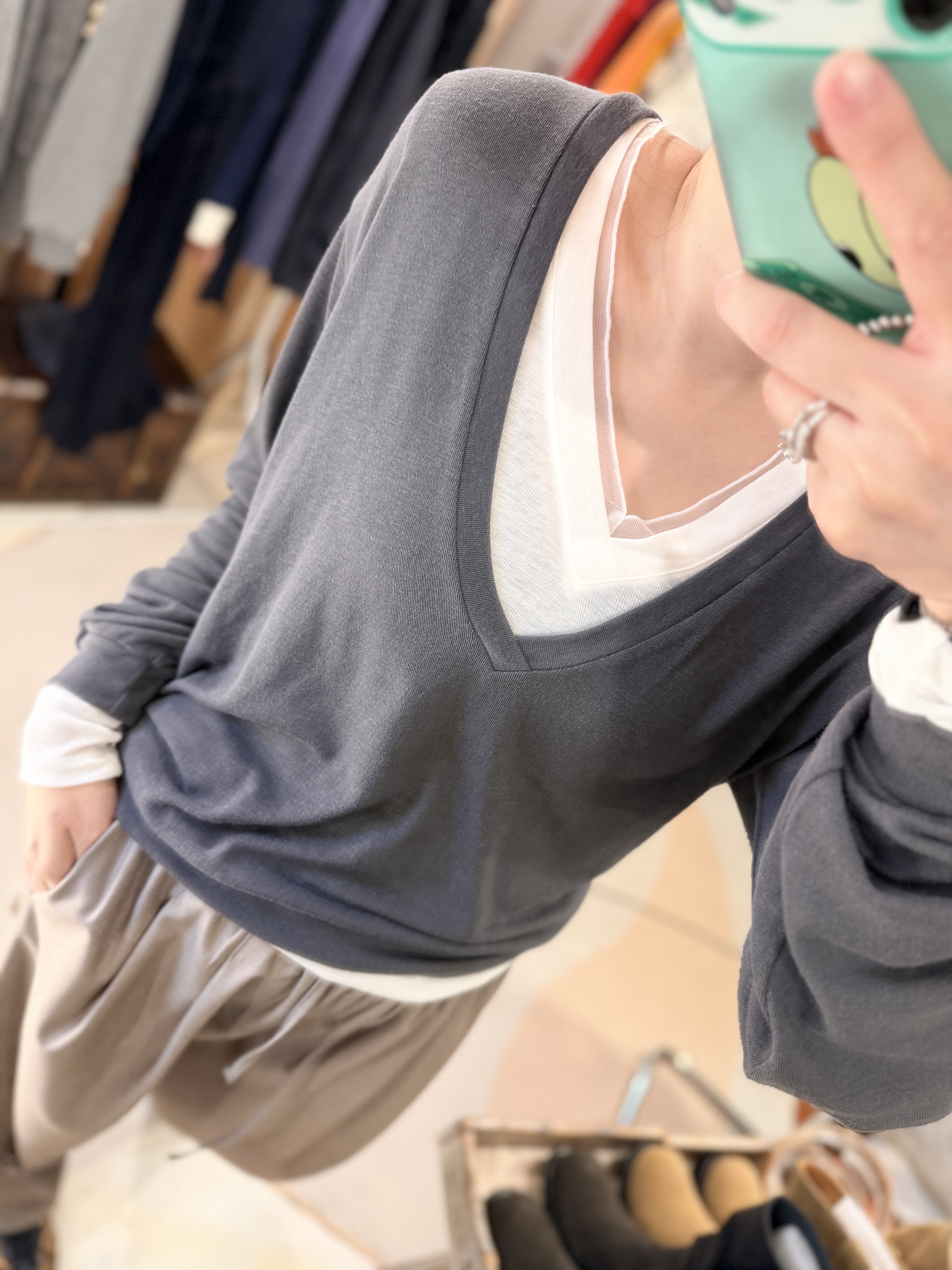 Deep V reversible top