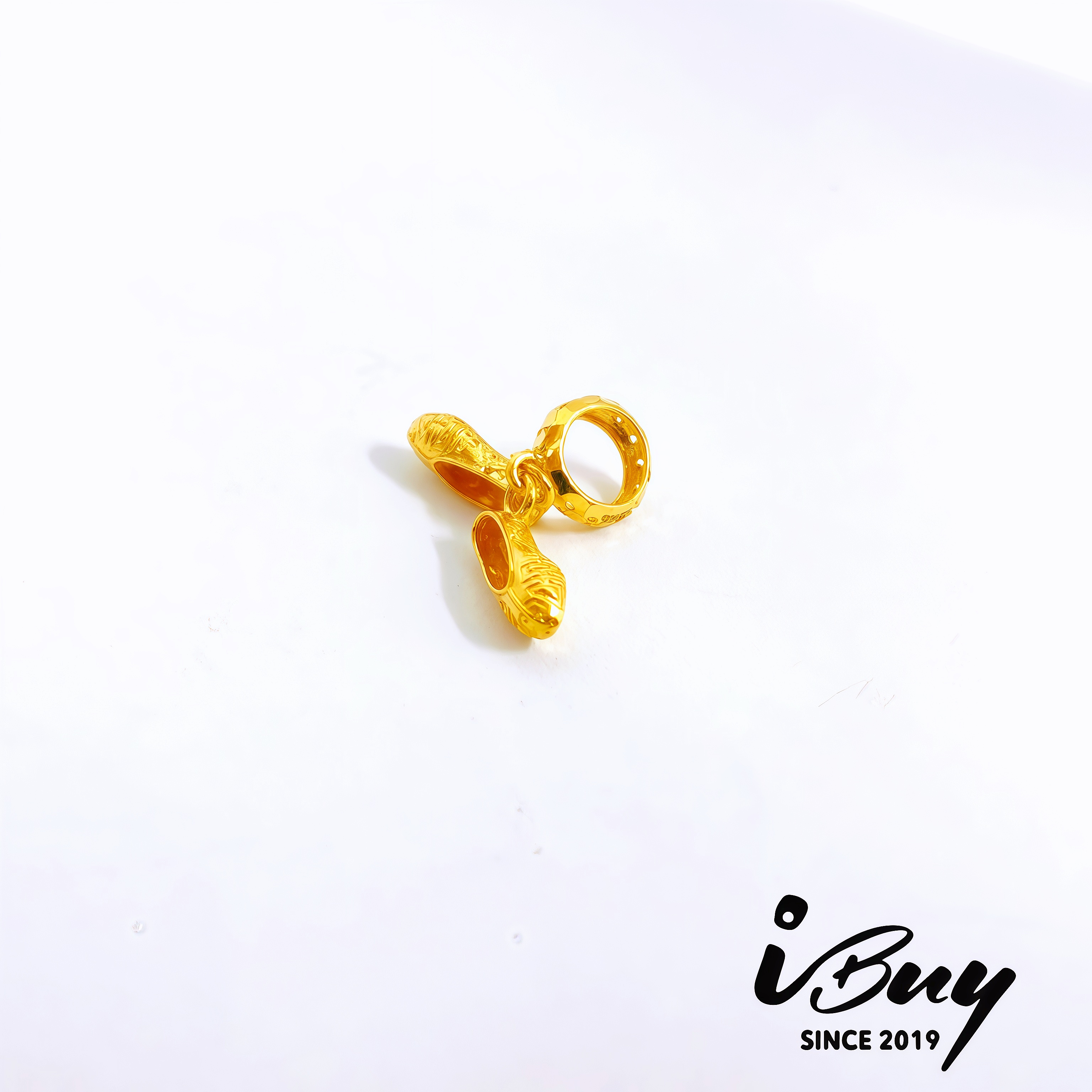 916 GOLD EMBROIDERY SHOES CHARM 916 金 绣花鞋串咀