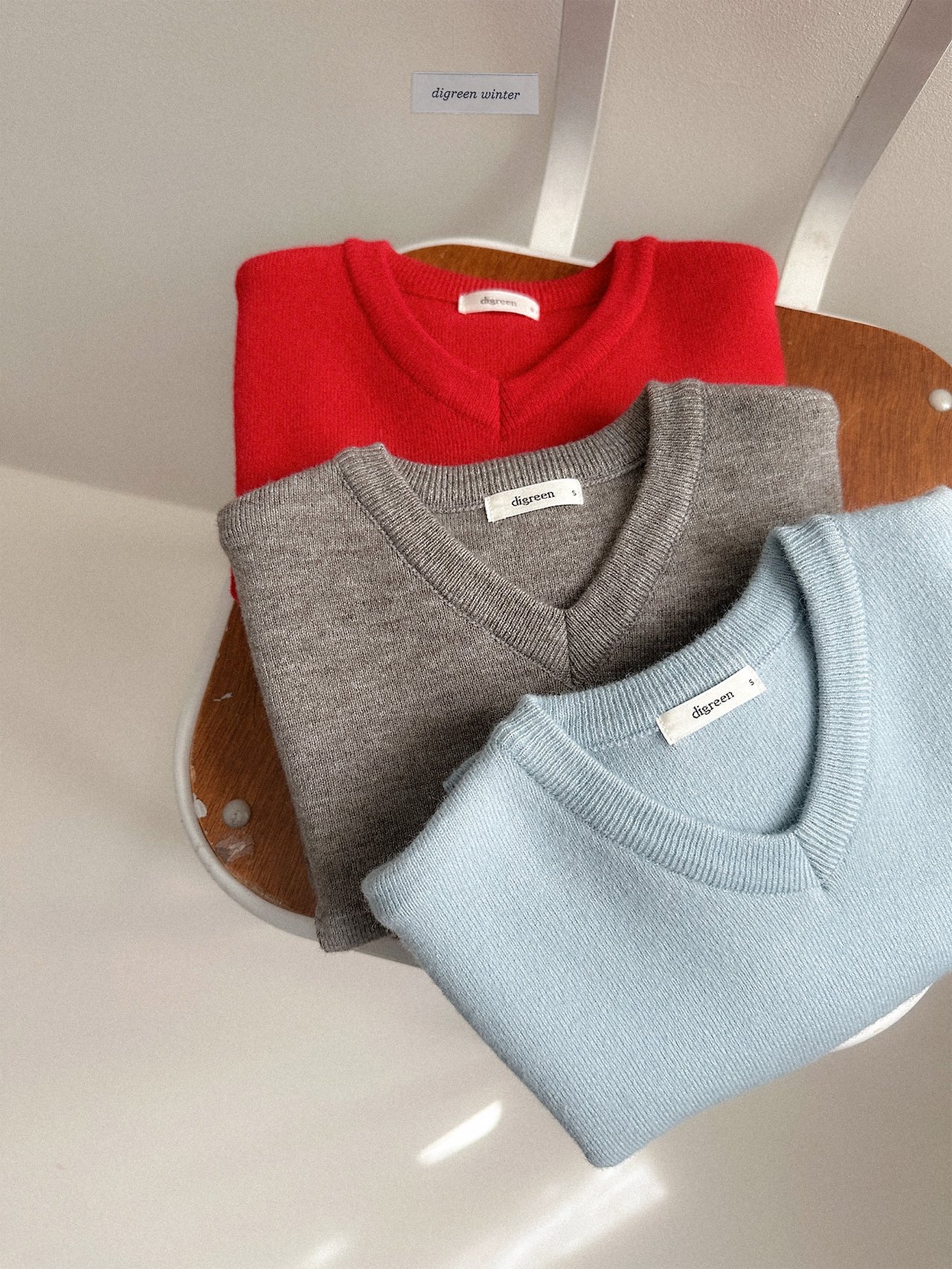Digreen | Cozy V-Neck Knit