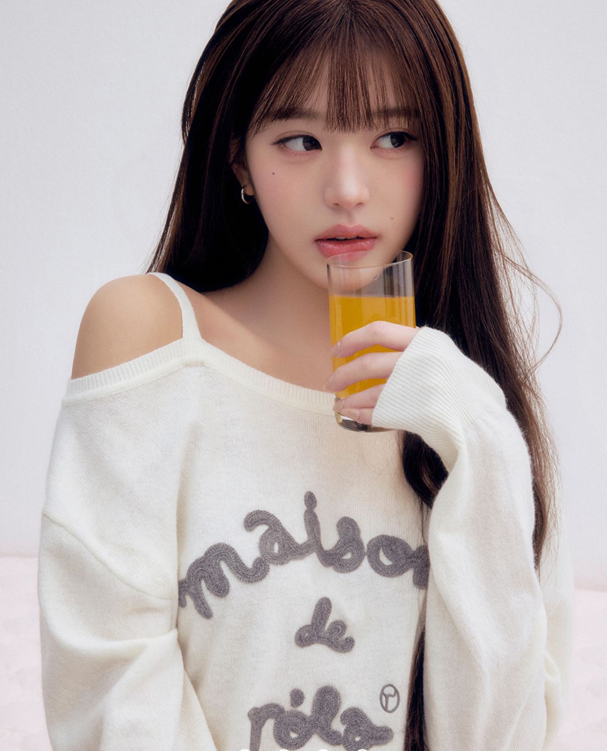 🎀Rolarola 🎀 MAISON DE ROLA EMBROIDERY OFF SHOULDER KNIT 張元英同款 原價89000won 獨家折扣優惠 White / pink / charcoal Free size