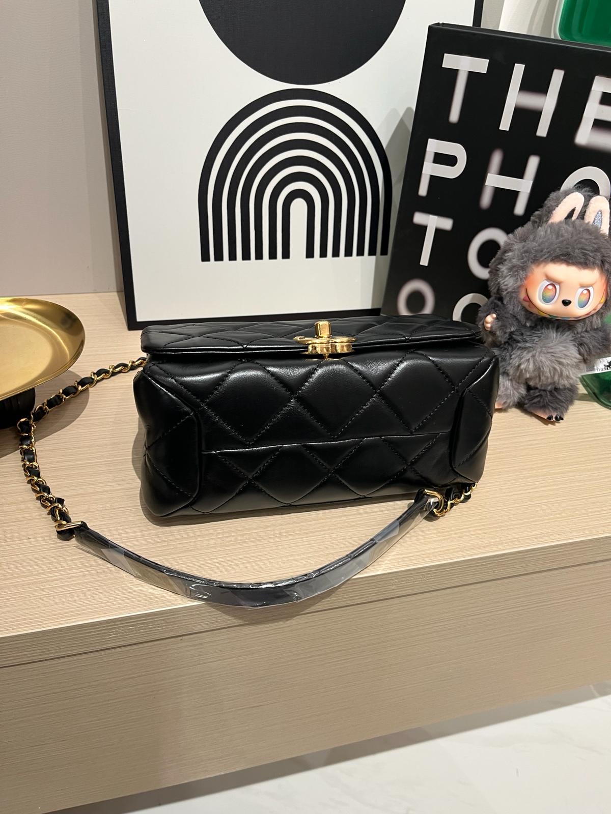 Chanel FLAP BAG AS3366 晶片 100%Authentic, 98%new  ✅晶片✅dust bag✅box 