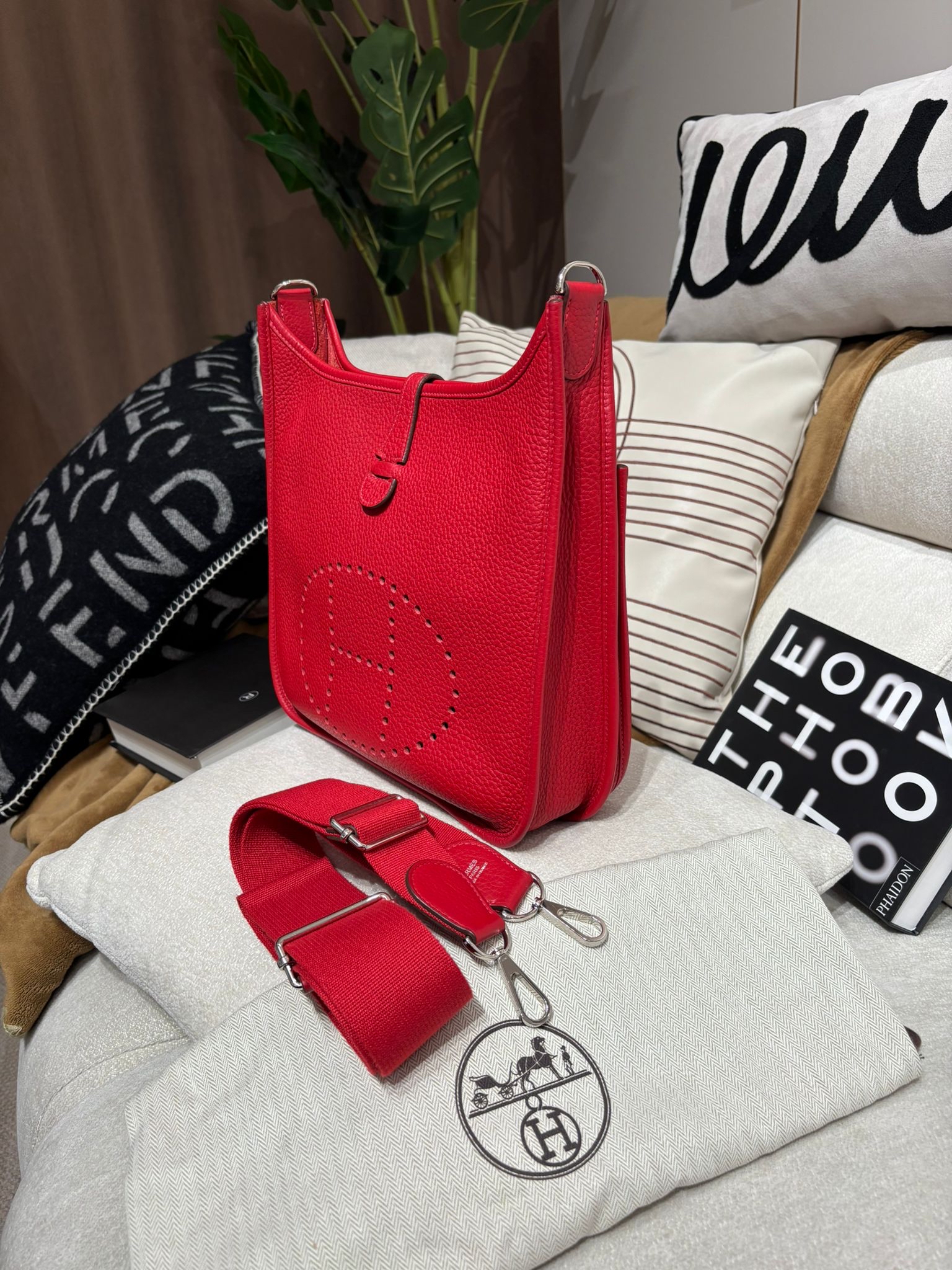 Hermes Evelyne 29 Stamp T 100%Authentic, 95%New ✅Dust bag