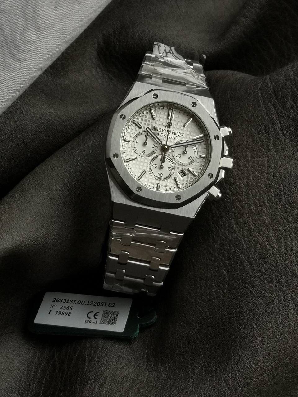 🚀限量：爱彼皇家橡树系列26320ST.OO.1220ST.02腕表，精钢表链表壳，银色熊猫盘，搭载2385型自动机械计时，41毫米。💯