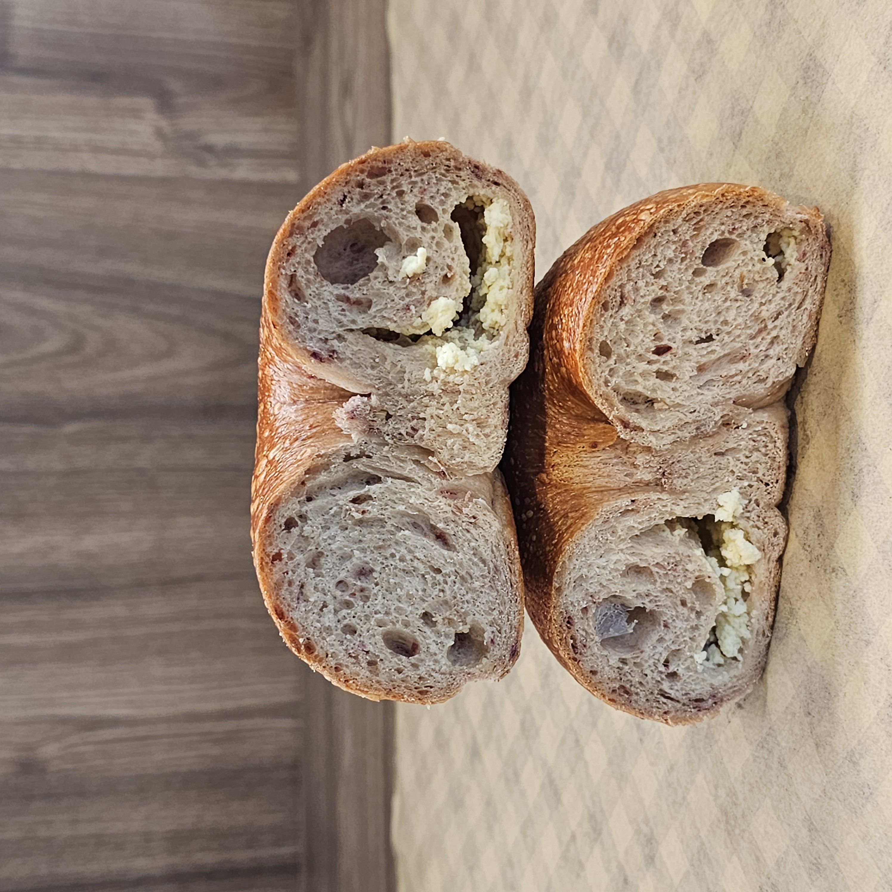 阿嫲｜玫瑰乳酪BAGEL｜花香交織鹹香 酸甜解膩