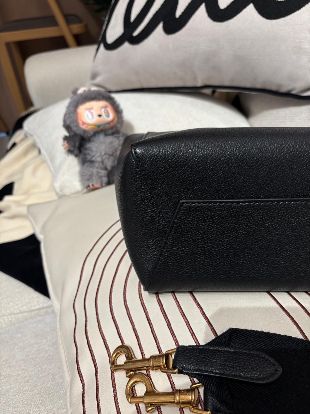 Celine sangle small bucket 黑色牛皮 New Logo 100%Authentic,98%new ✅strap✅塵袋 