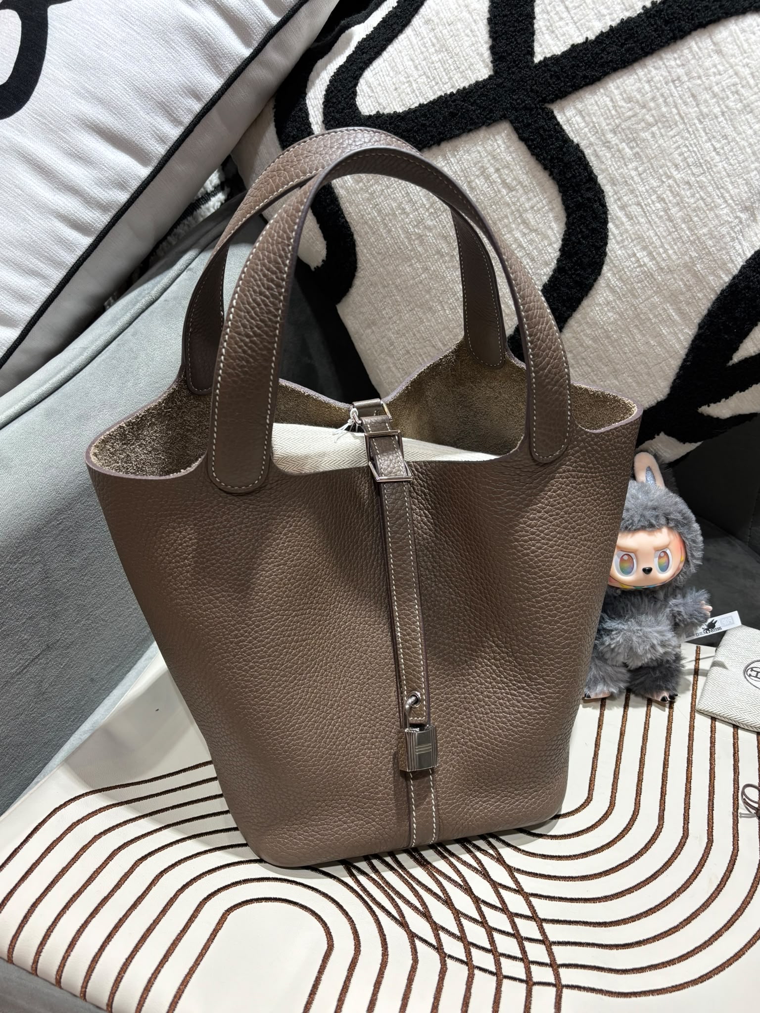 Hermes Picotin 22 Stamp Y Etoupe 100%Authentic, 95%New ✅Key Lock ✅Dust bag