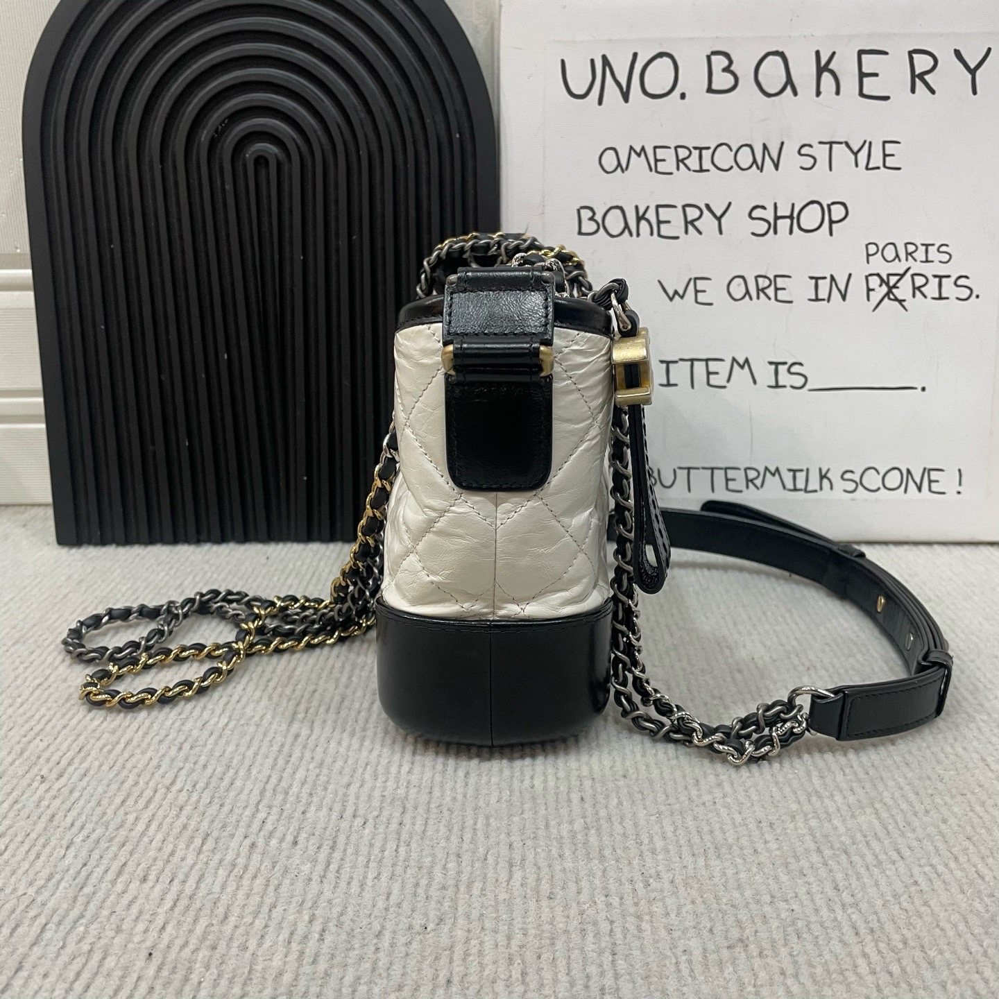 【預訂貨品】Chanel Gabrielle米色拼黑流浪包👜24開