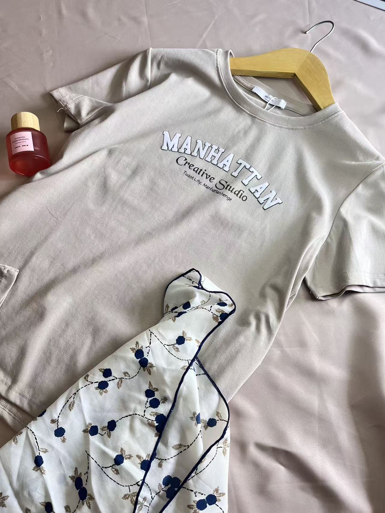 T2008#708 [Sister] Graphic T-shirt