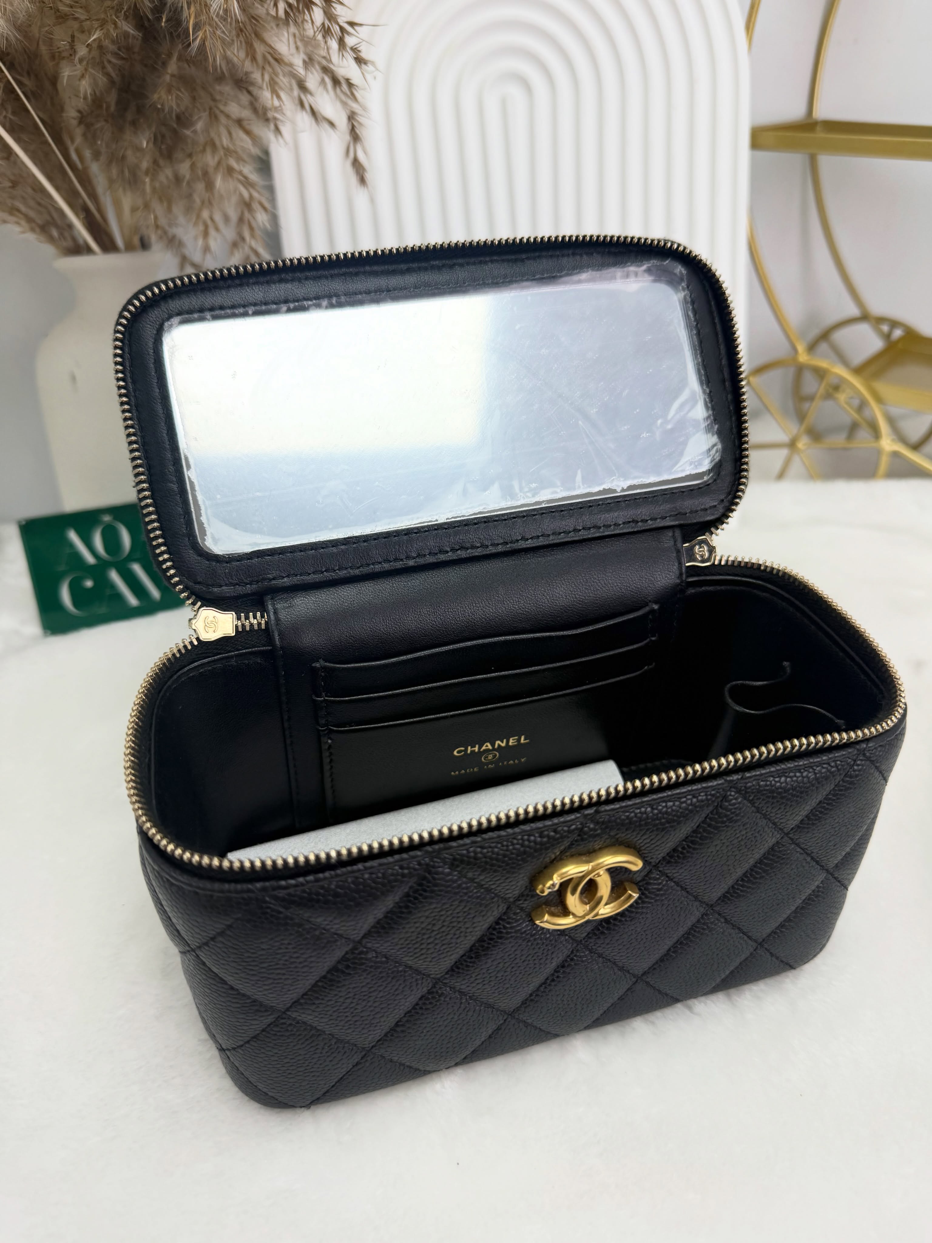Chanel👜 PRE OWNED 🛍️ 23P愛心金球 黑色荔枝皮長盒子🖤全套✨