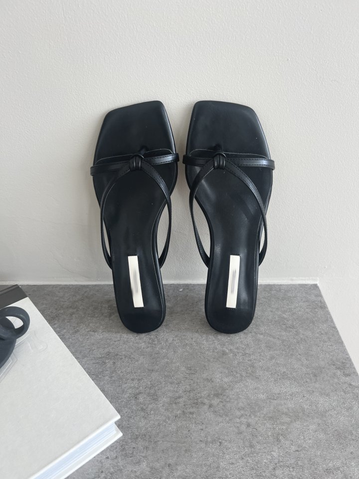 Leanna Kitten Heels (3 colors)