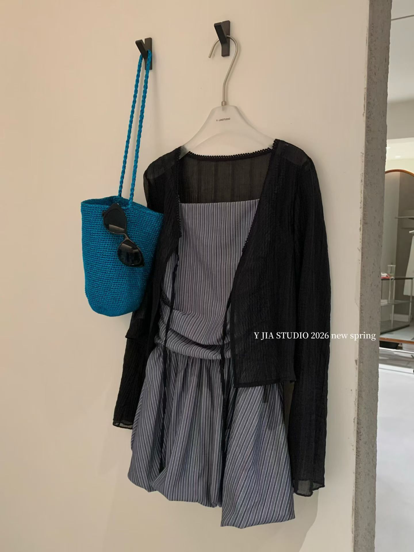 4558 两件套连身裙