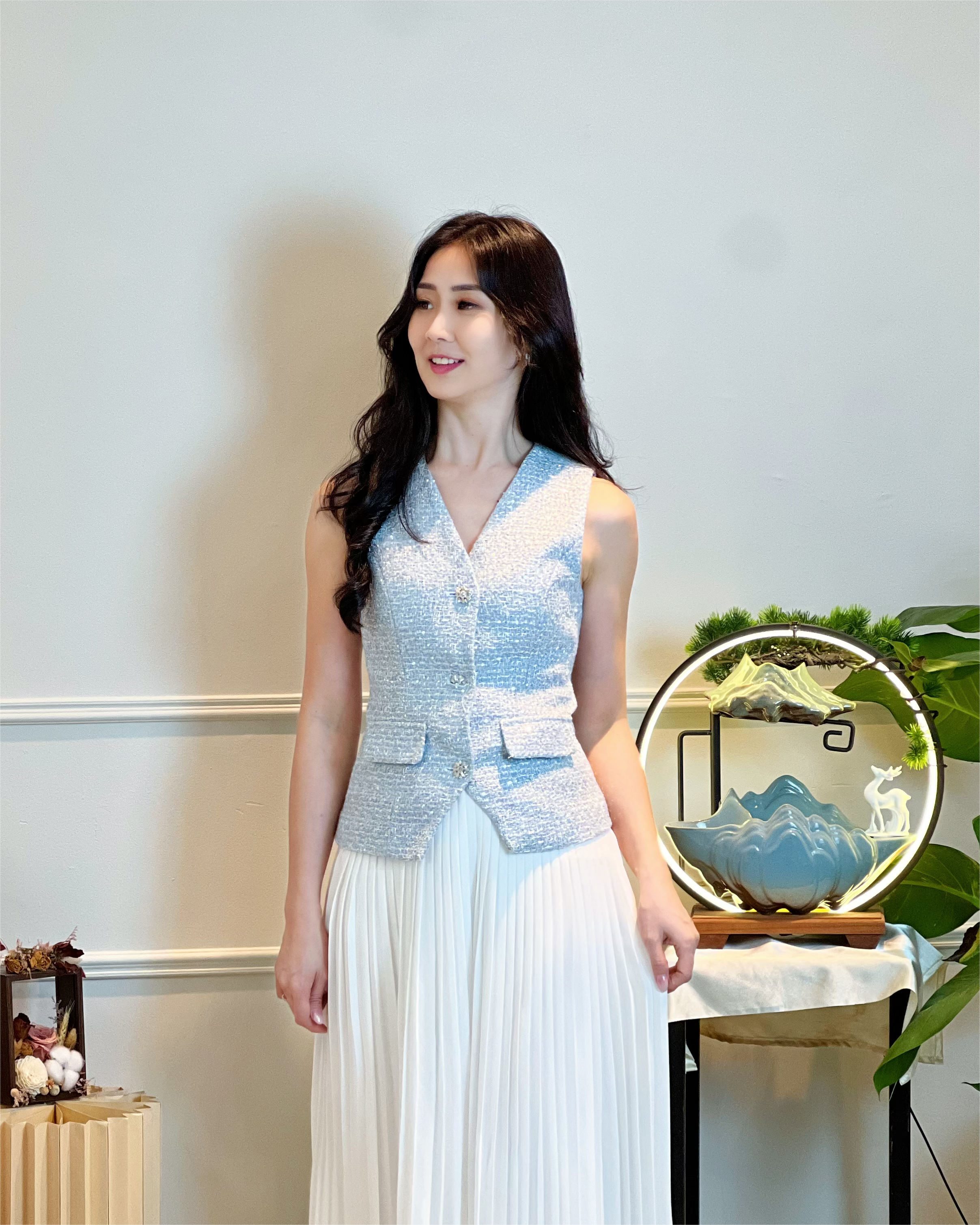 5094 Parisian Chic Sleeveless Top