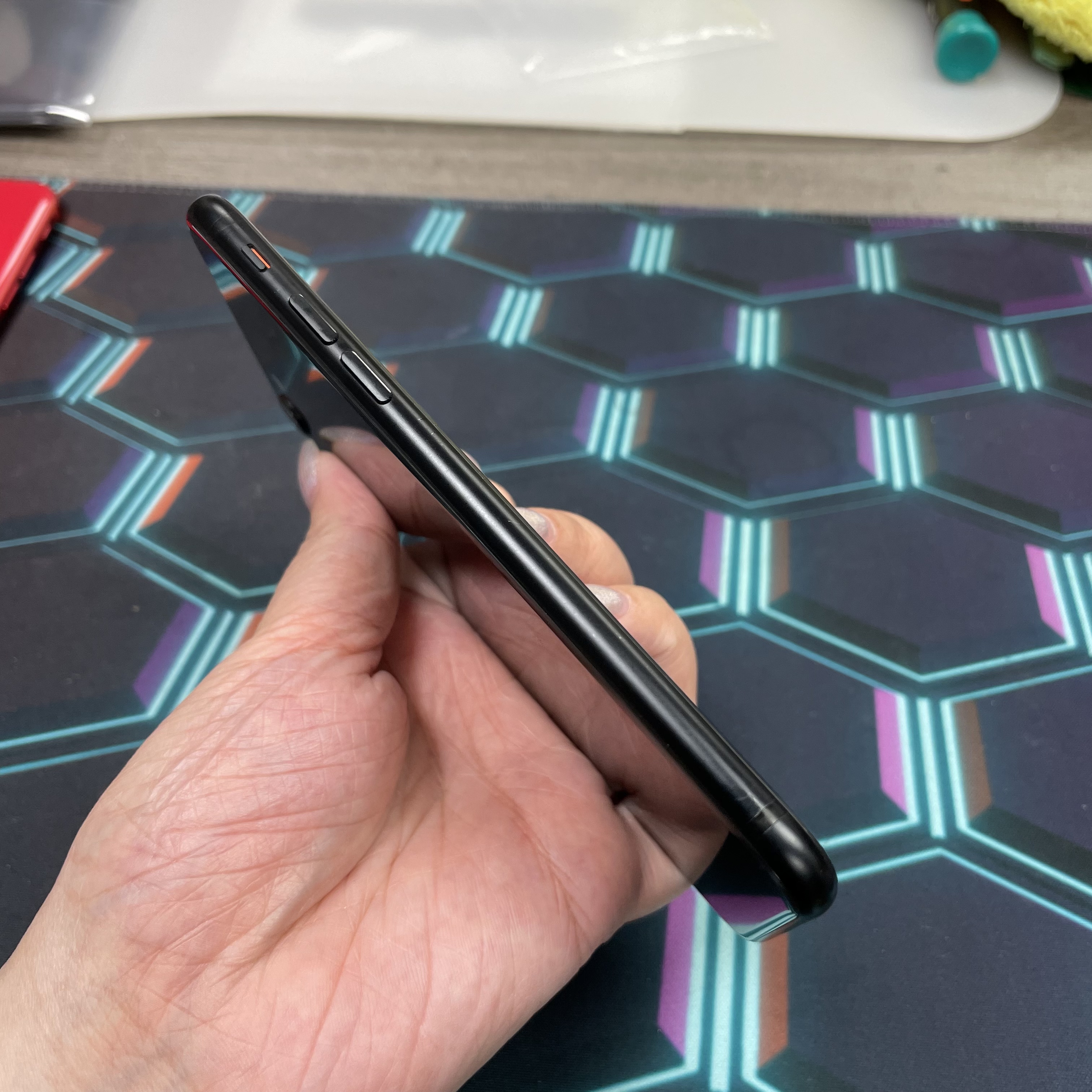 *7026 SE 2 勁靚機 128GB 電79 黑色 black