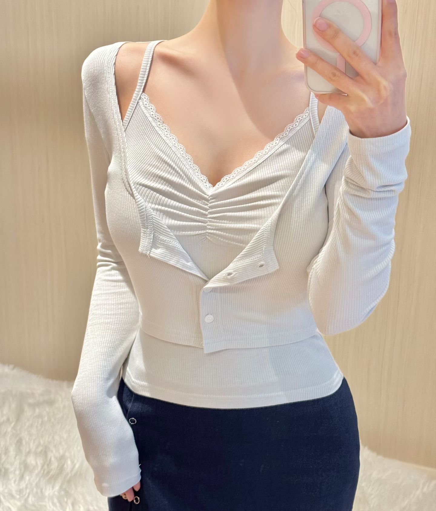 【機心款式】花邊v領直紋修身假兩件上衣