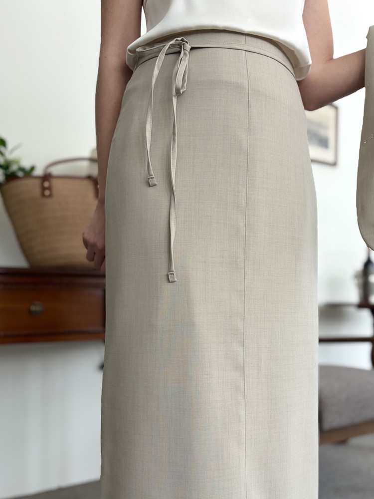 Sandstone Belted Skirt (Light Beige)