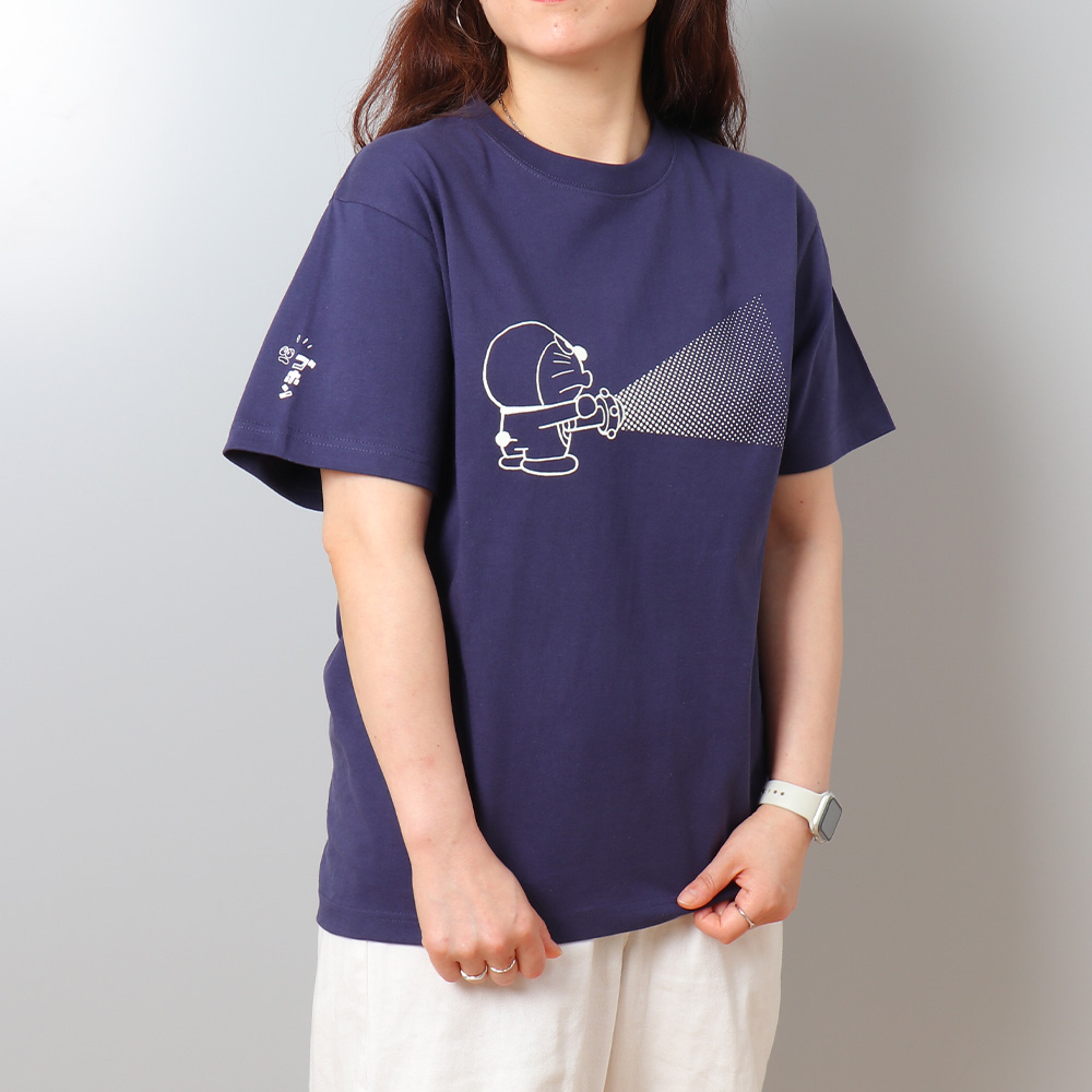 [訂購] 多啦A夢Tshirt 夜光效果｜縮小電筒 法寶 T恤 短袖衫(DORA STORE系列)