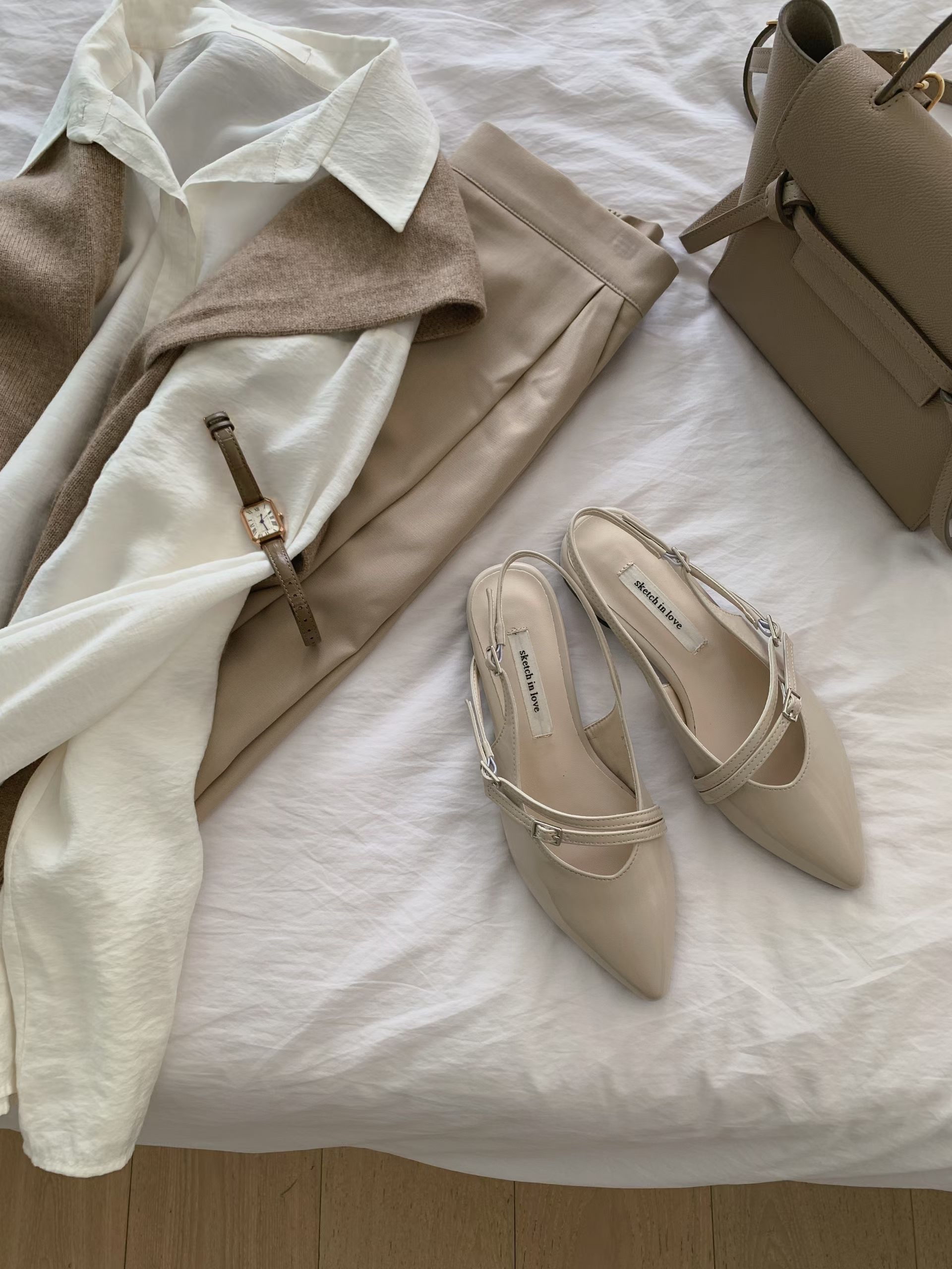 AS2903 尖頭漆皮平底鞋