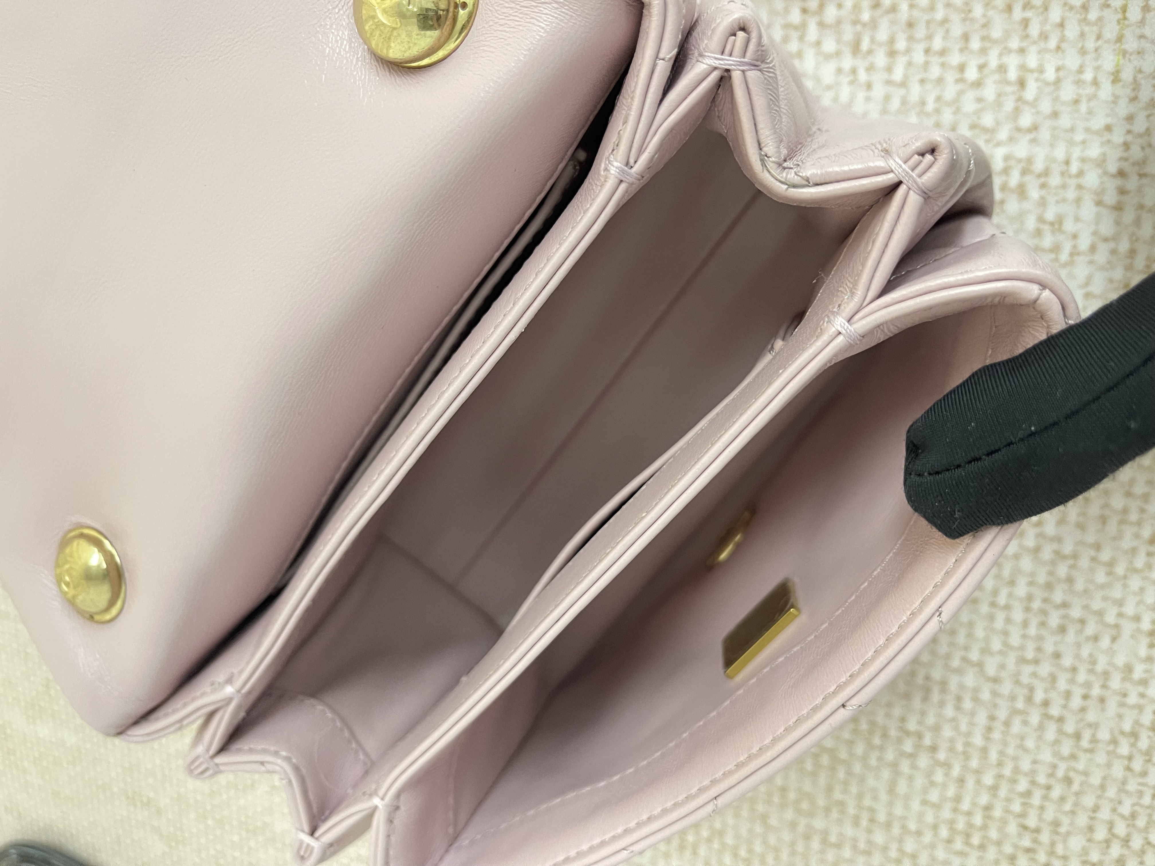 Pre-owned Chanel CF / Product Code: 26051505