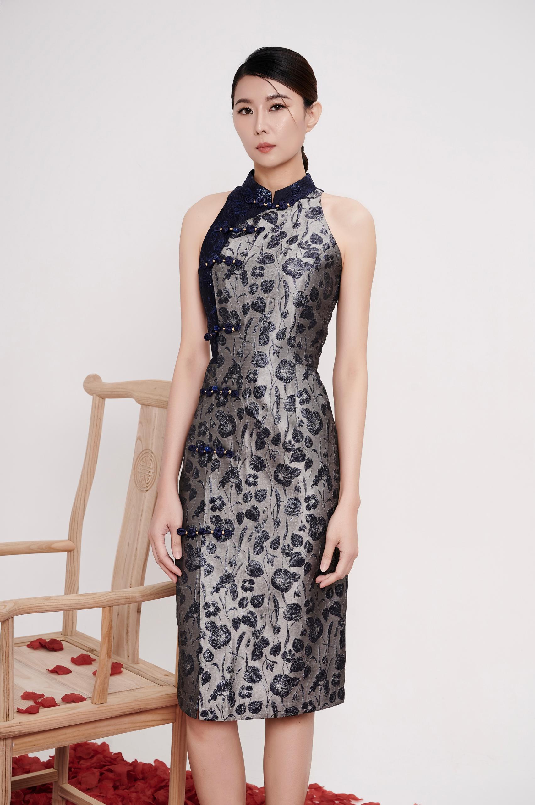 独家Cut in 露背旗袍 2136