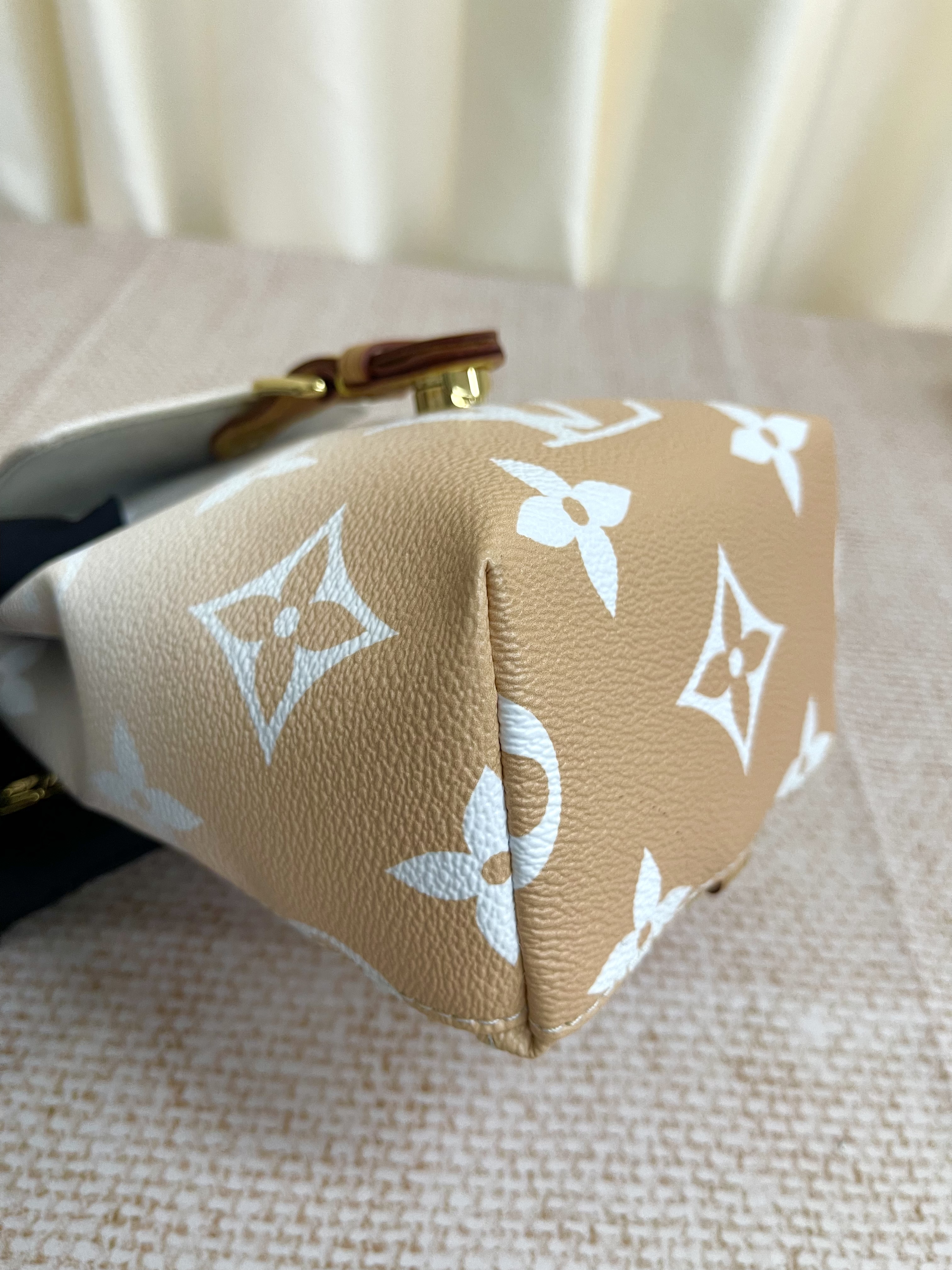 Pre-Owned Louis Vuitton Tiny Backpack / Product Code: 26021201