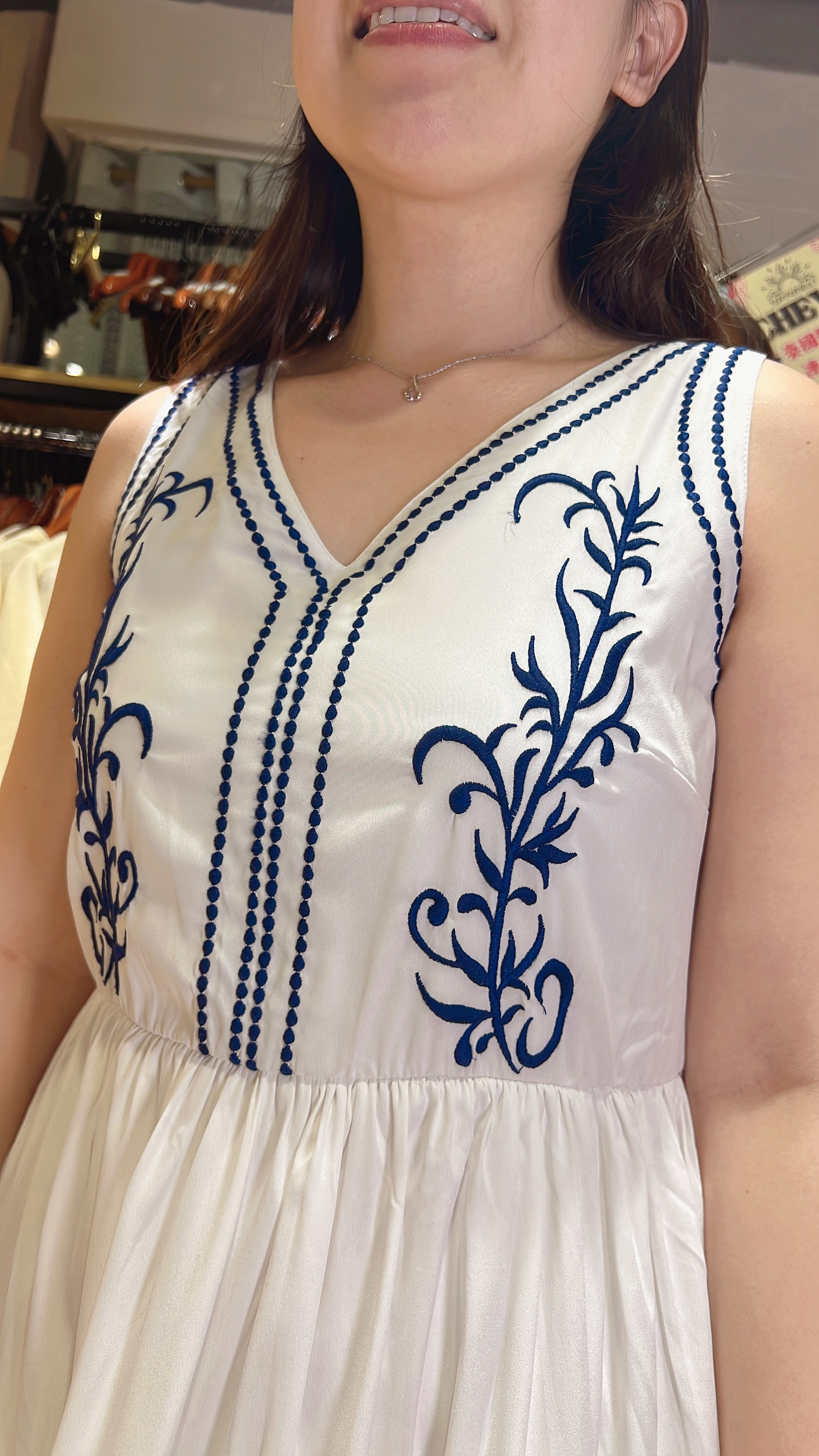 1992 White 3-layer blue Emb. V-Neck Sleeveless OP 53"