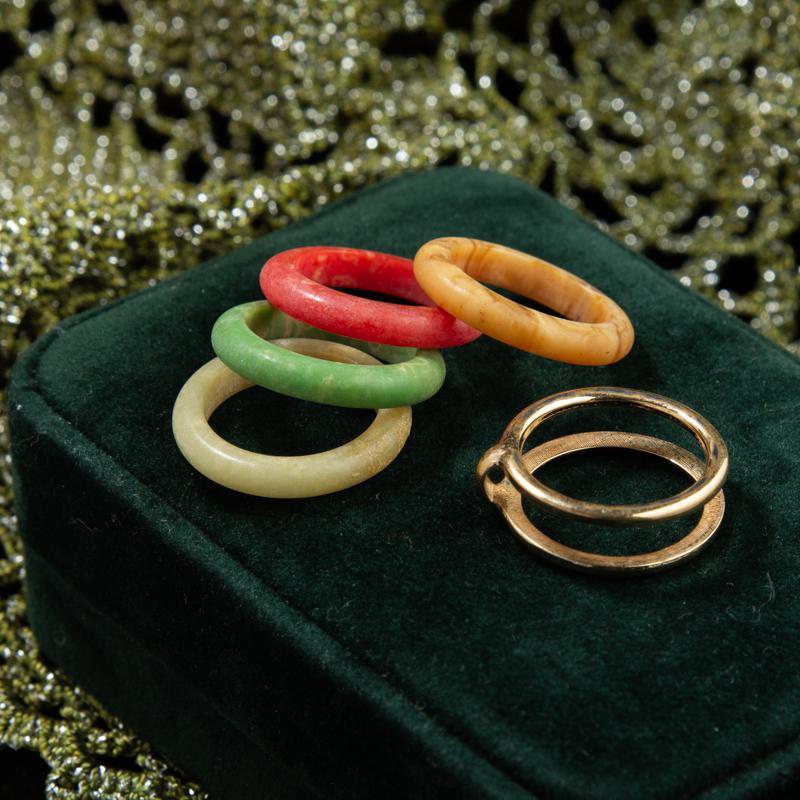 C.a. 1970s Avon 4-colour inter-changeable Ring/Pendant (EC461)