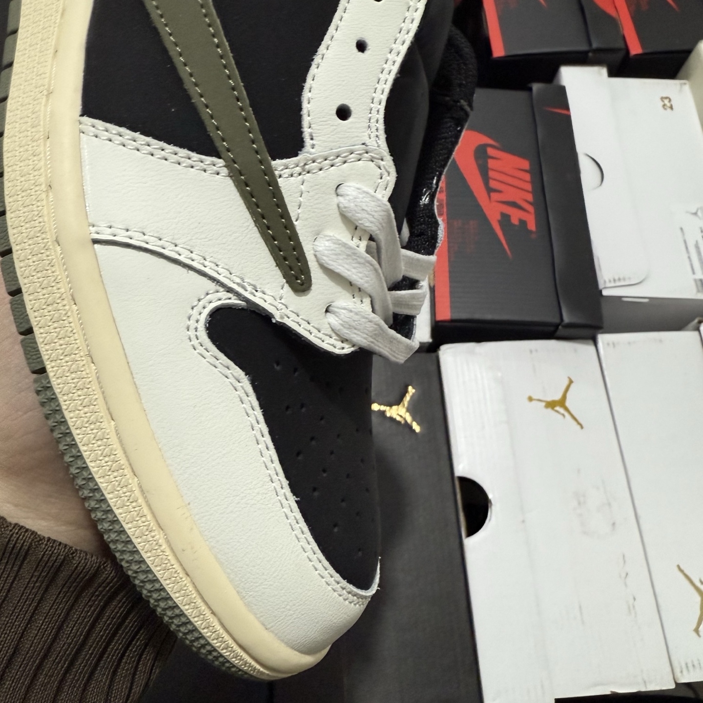 Travis Scott x Air Jordan 1 Low OG "Olive" DZ4137-106