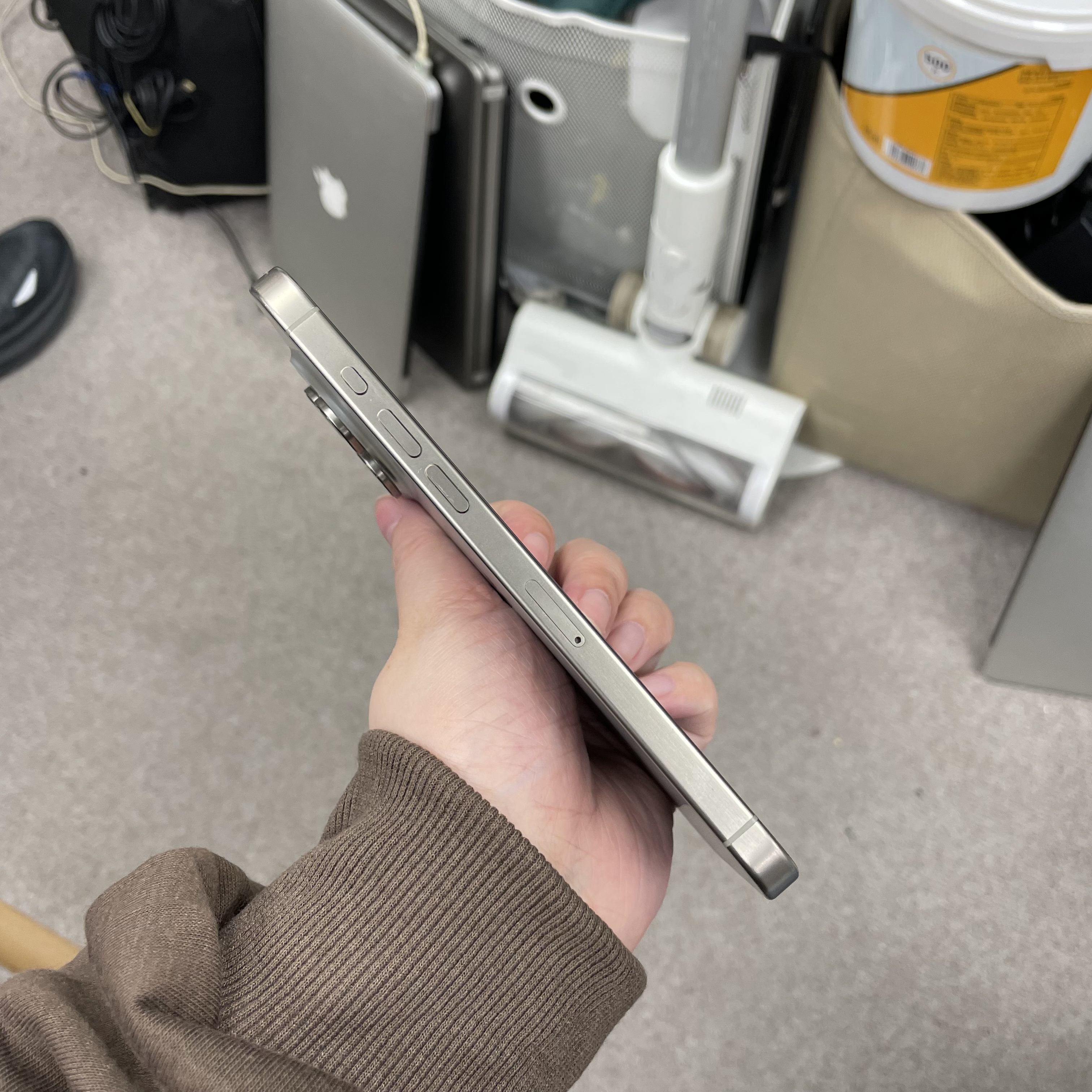 *6027 15 Promax 勁靚機 256GB 電85 原色 gray