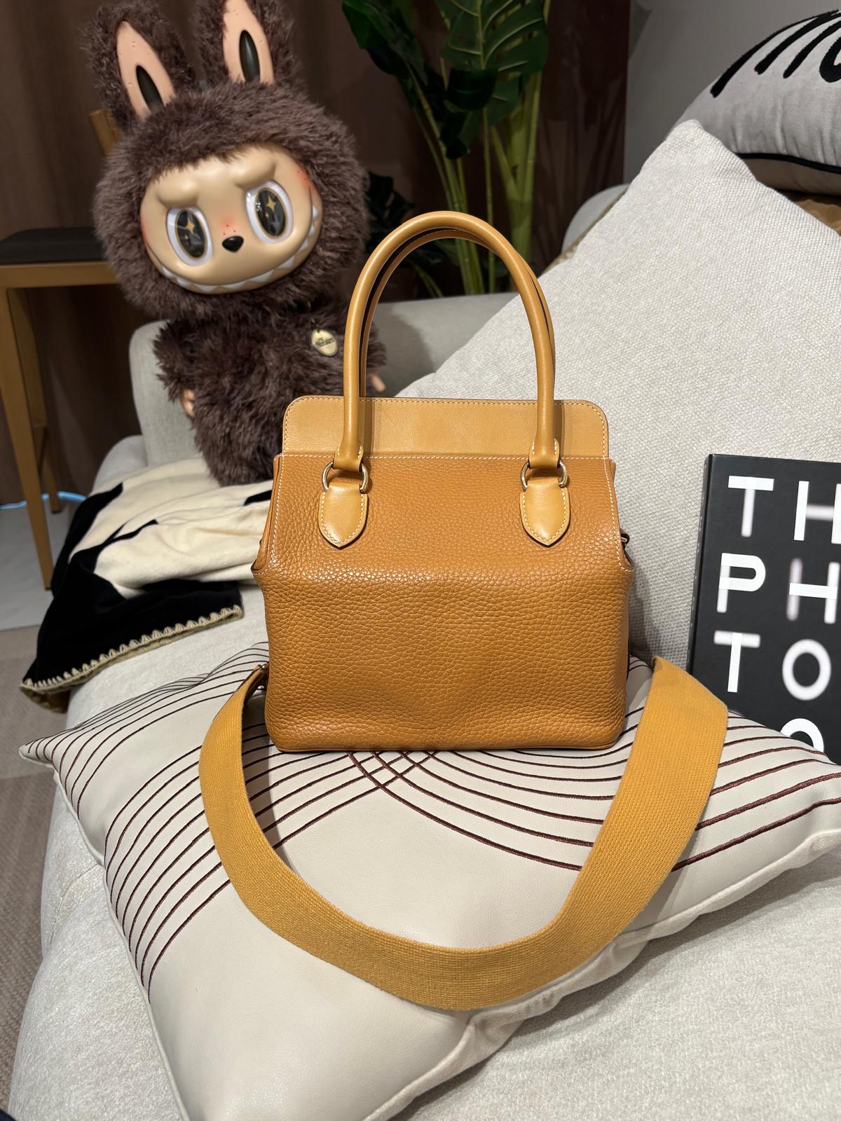 Hermes Toolbox 20 Stamp Y 芝麻色金扣 100%Authentic, 95%New ✅Dust bag ✅Box