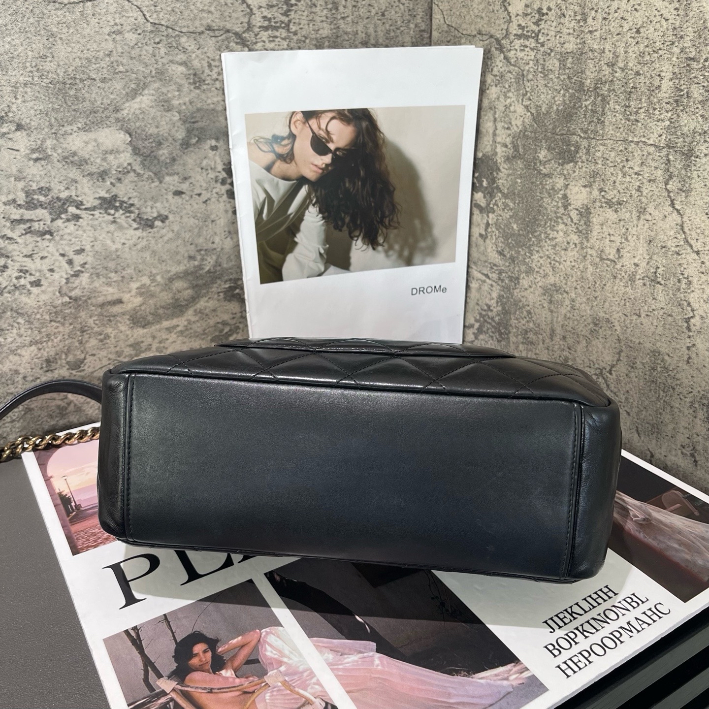 【預訂貨品】 Chanel 黑金油蠟皮 復古郵差包