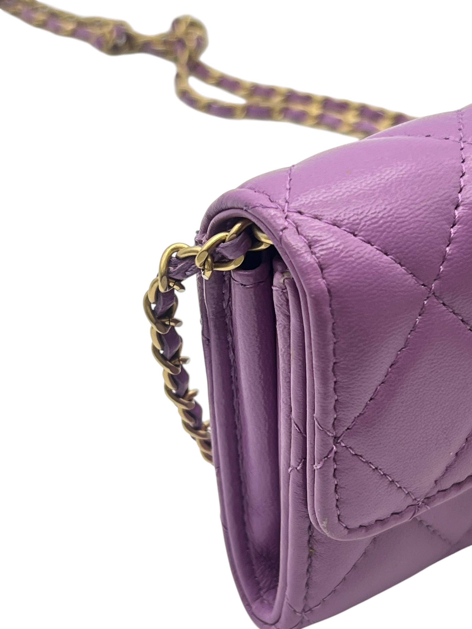 Pre-Owned CHANEL Card Case On Chain / Product Code: 061402