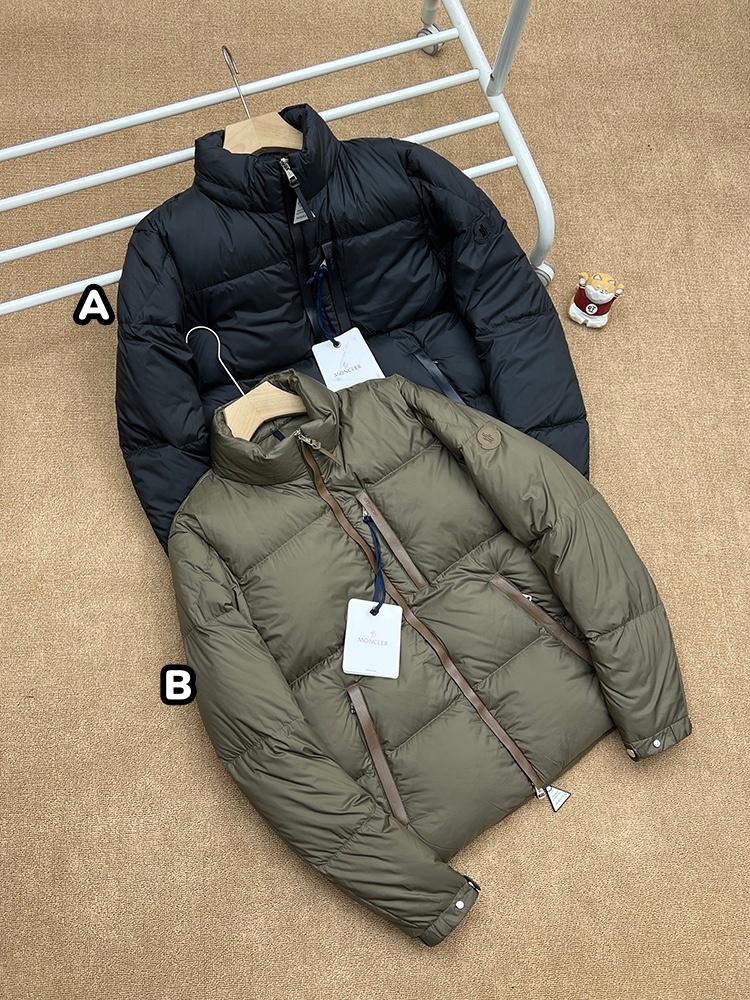 Moncler 隱藏帽立領拉鍊羽絨服