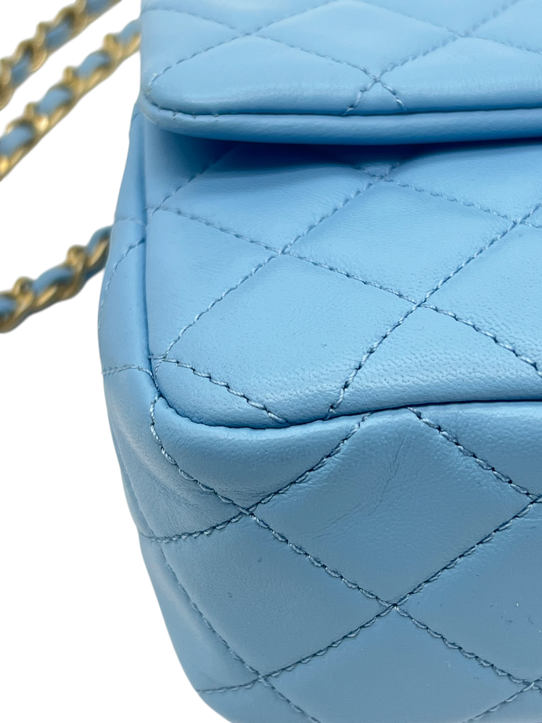 Pre-Owned CHANEL Classic Flap Bag / Product Code: 26051518