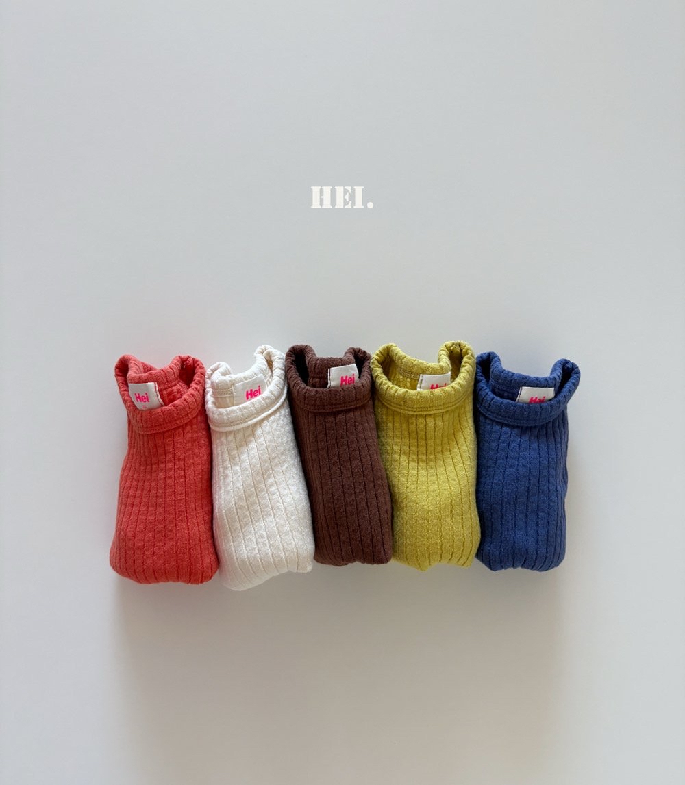 Hei | Stretchy Tee
