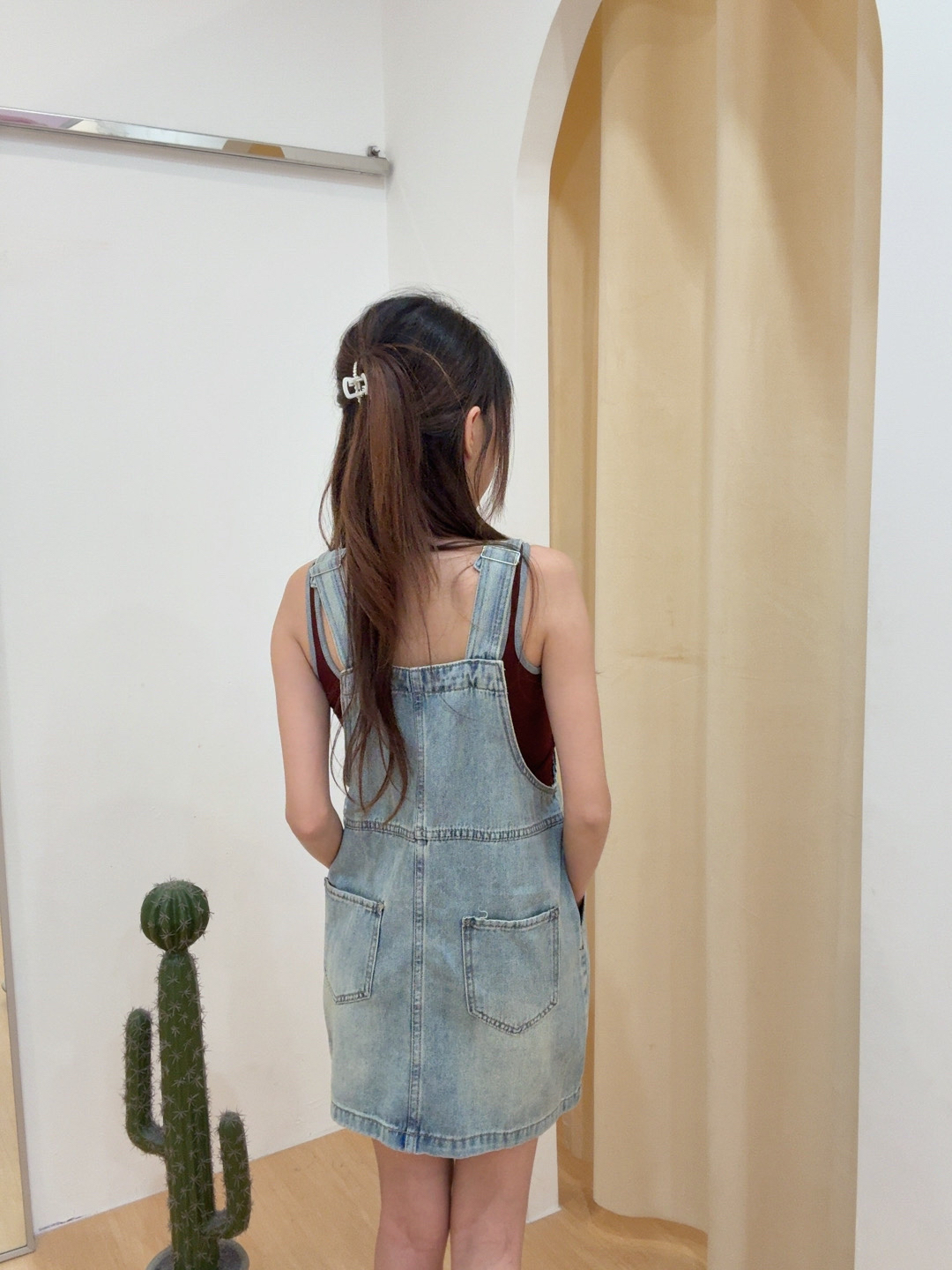 减龄复古时尚牛仔吊带短裙 R2705