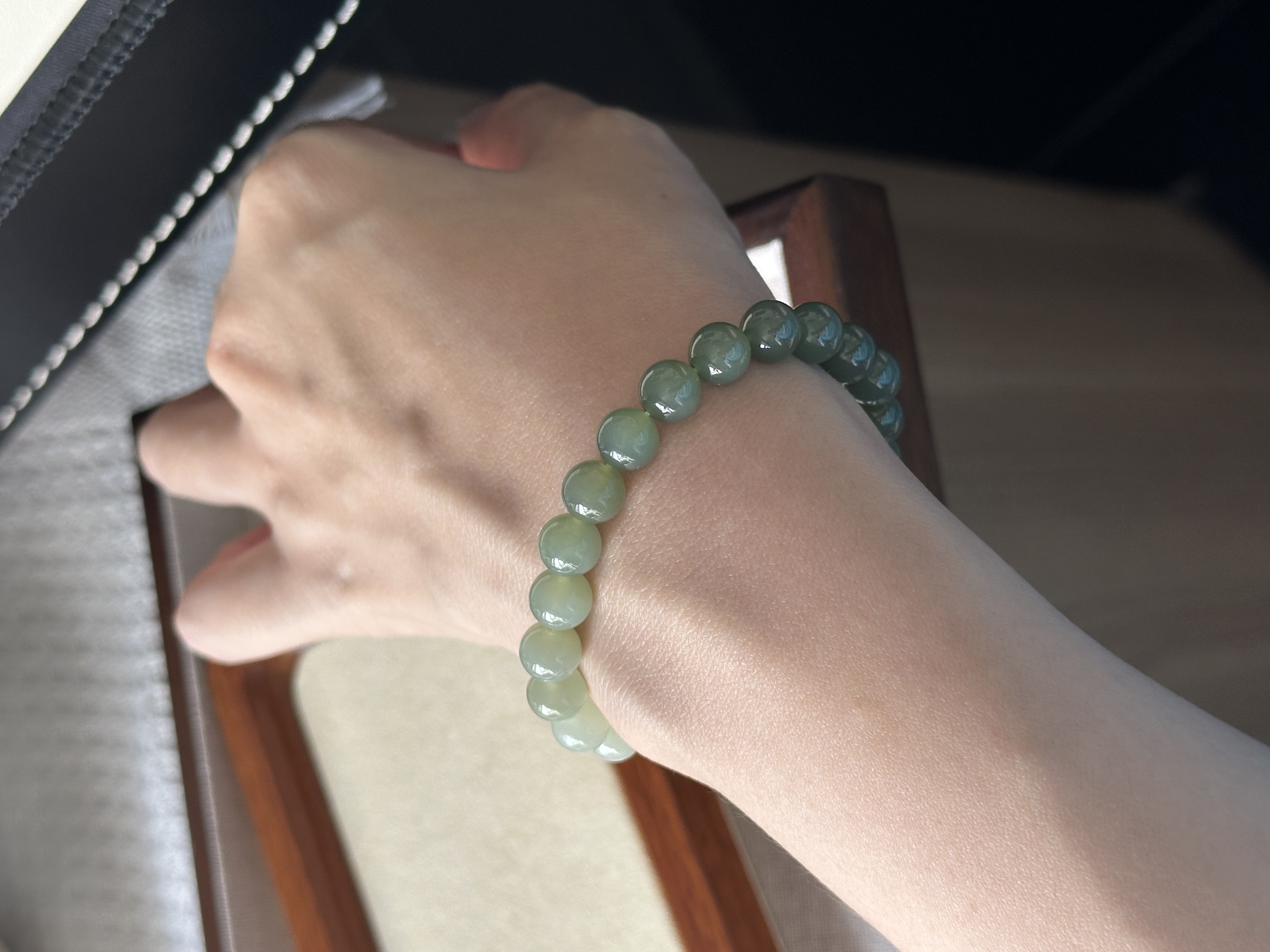 高货渐变和田玉 ｜ Hetian Jade  8.0mm 