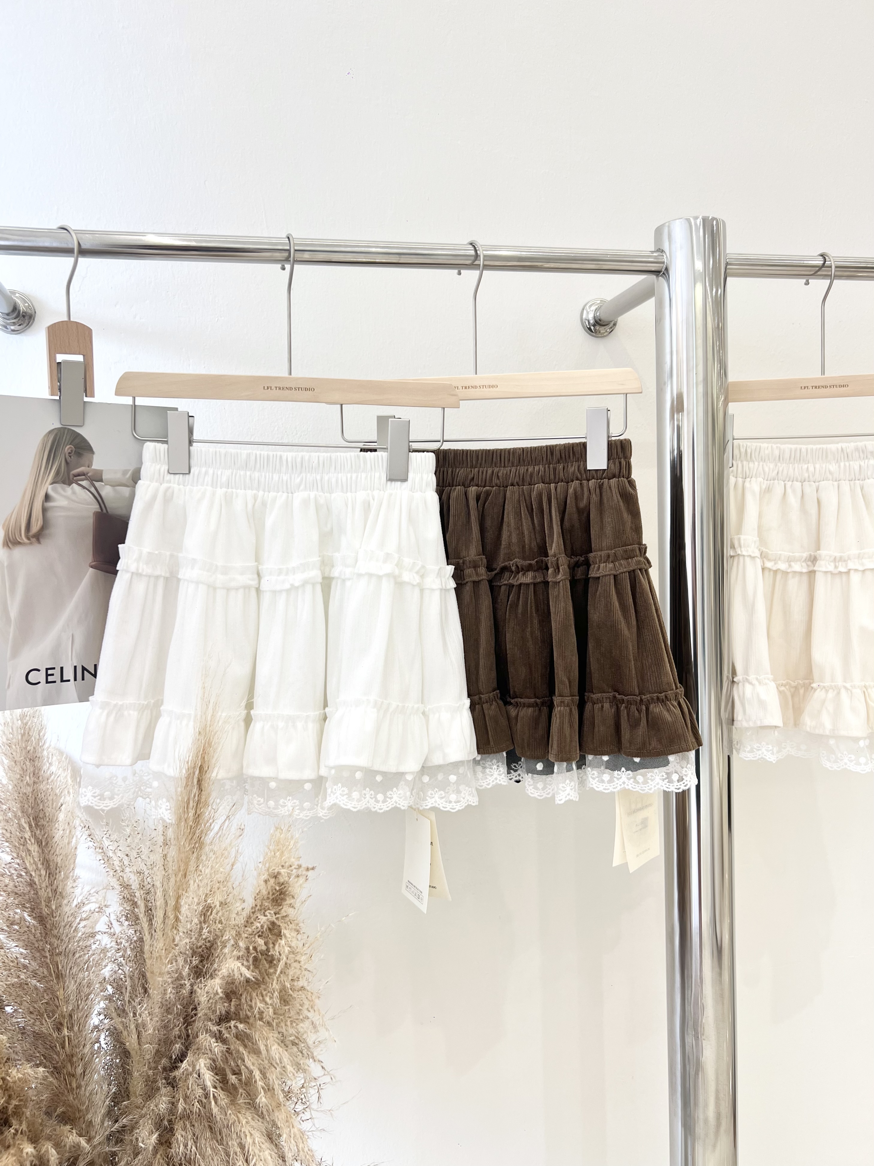 7047 爆款灯芯绒蕾丝边短裙