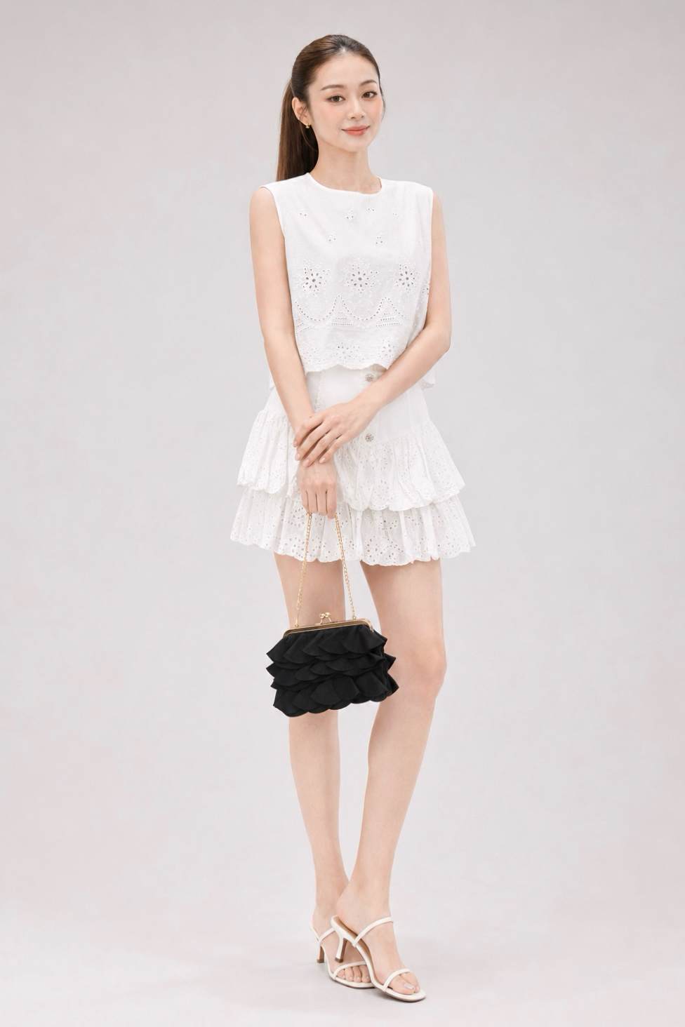 2081BB Aurielle Broderie Sleeveless Top