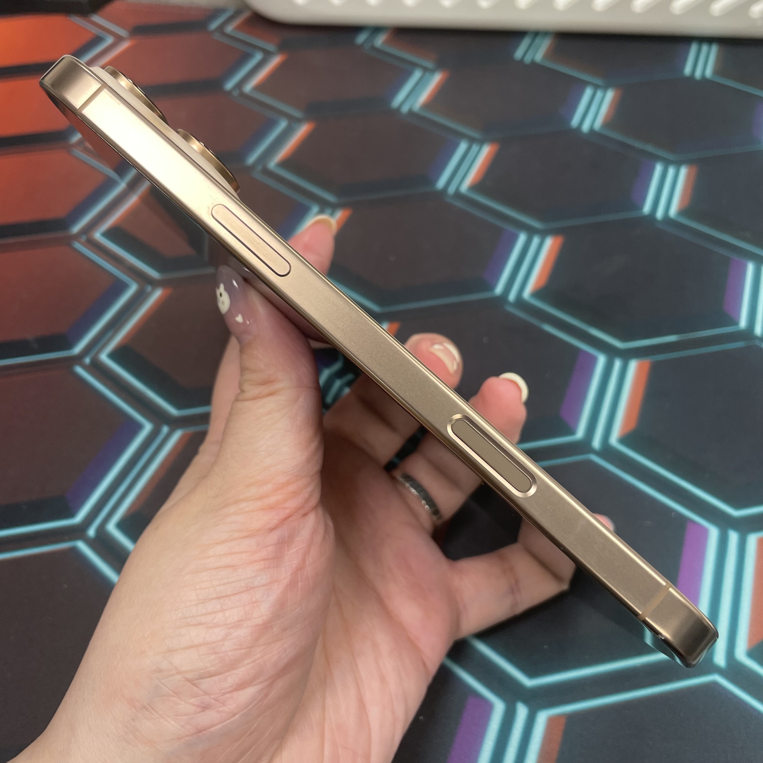 *6816 16 Pro max 勁靚機 512GB 電85 沙色 gold