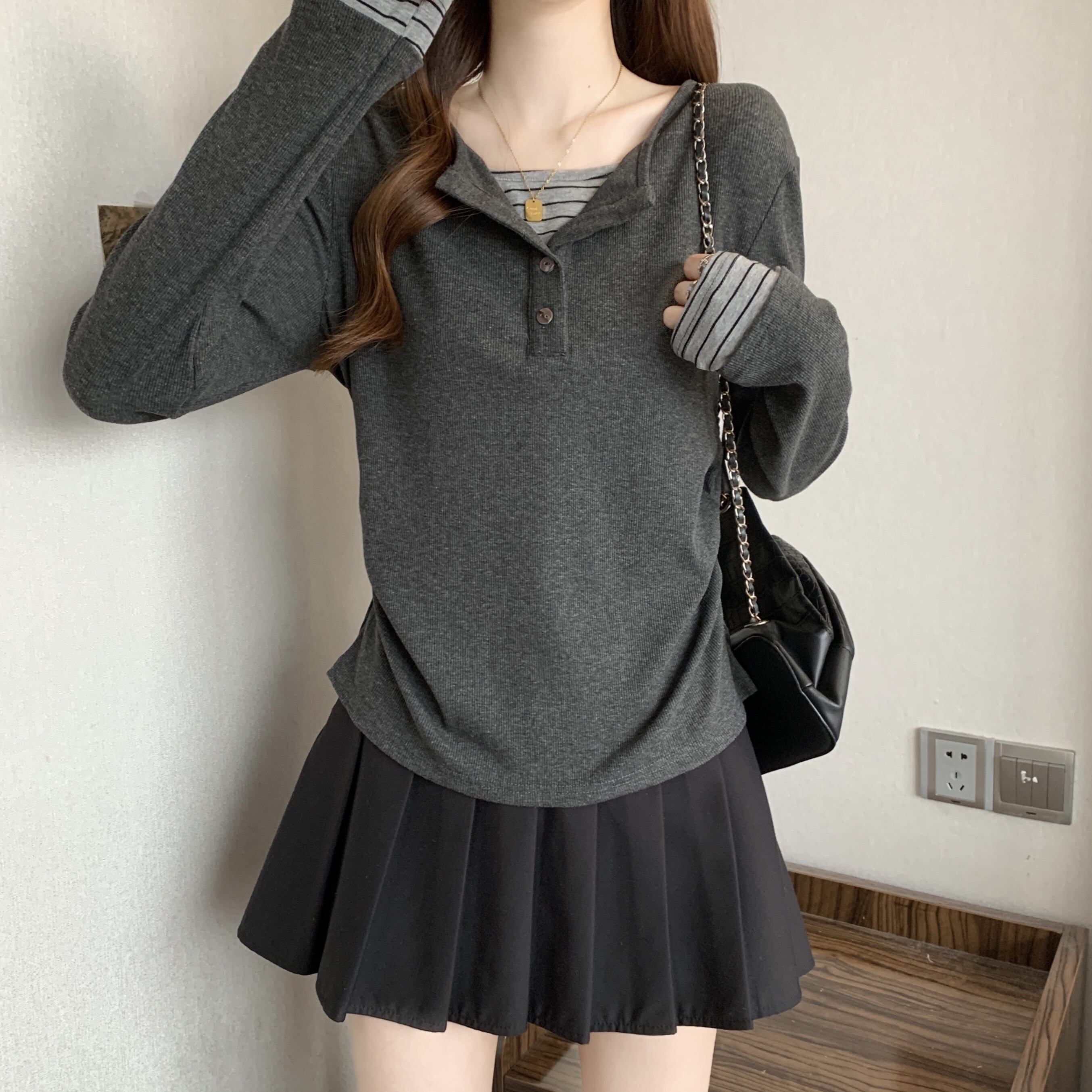 B81(6782) 韩系高级感假两件拼接横纹内搭与袖边灰上衣