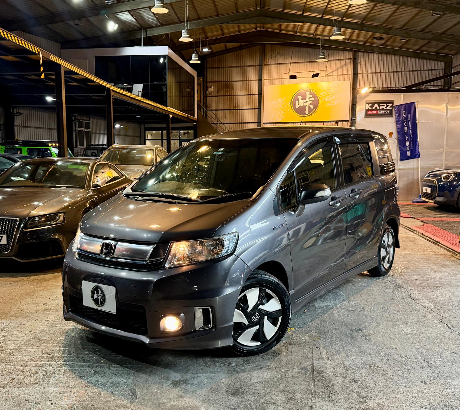 Honda Freed SPIKE Hybrid 2013